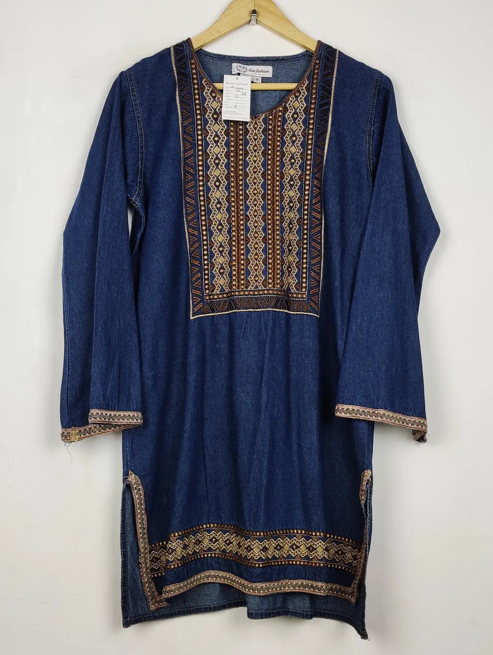 Buy online pre-used pre-loved 100% authentic & Original branded Unknown Brand (WBK-3498) available in Pakistan. Top international brands avilable.