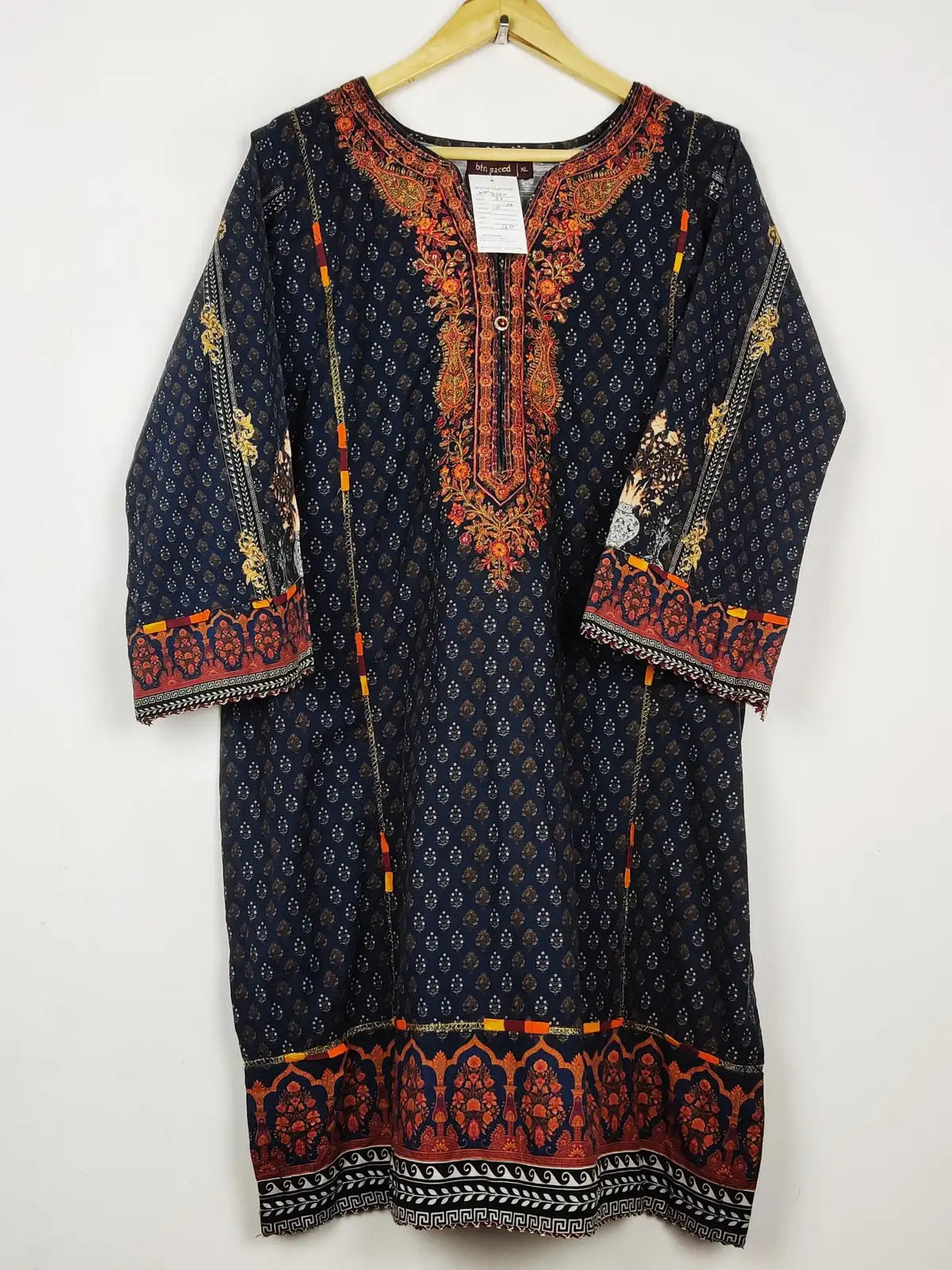 Buy online pre-used pre-loved 100% authentic & Original branded Bin Saeed (WBK-3520) available in Pakistan. Top international brands avilable.