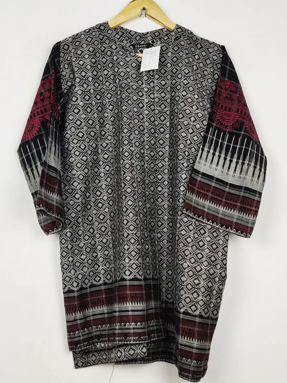 Buy online pre-used pre-loved 100% authentic & Original branded Khaadi (WBK-3528) available in Pakistan. Top international brands avilable.