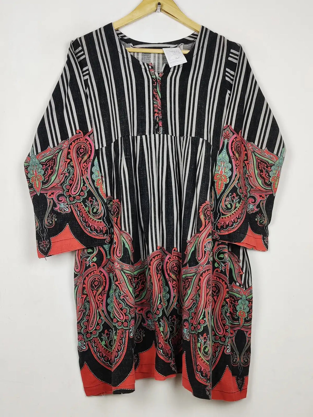 Buy online pre-used pre-loved 100% authentic & Original branded Unknown Brand (WBK-3529) available in Pakistan. Top international brands avilable.