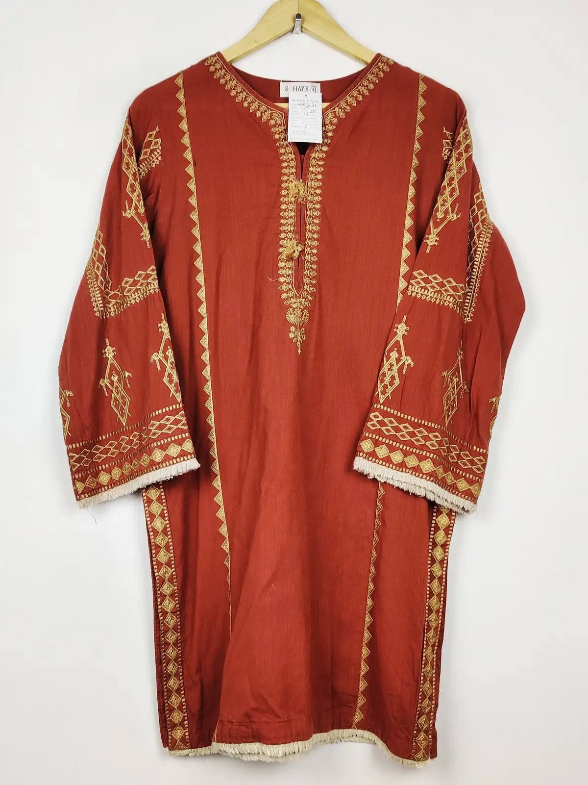 Buy online pre-used pre-loved 100% authentic & Original branded Sohaye (WBK-3531) available in Pakistan. Top international brands avilable.