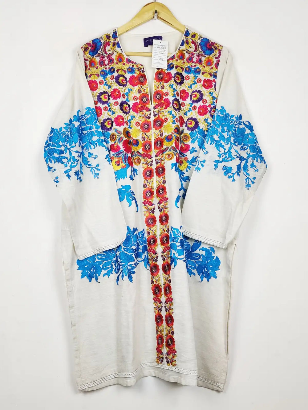 Buy online pre-used pre-loved 100% authentic & Original branded Sana Safinaz (WBK-3554) available in Pakistan. Top international brands avilable.