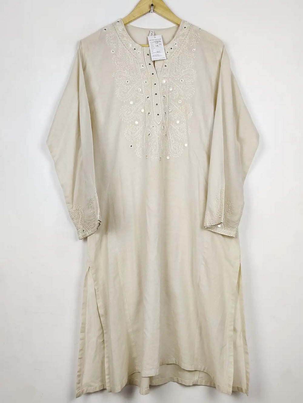 Buy online pre-used pre-loved 100% authentic & Original branded Ethnic (WBK-3581) available in Pakistan. Top international brands avilable.