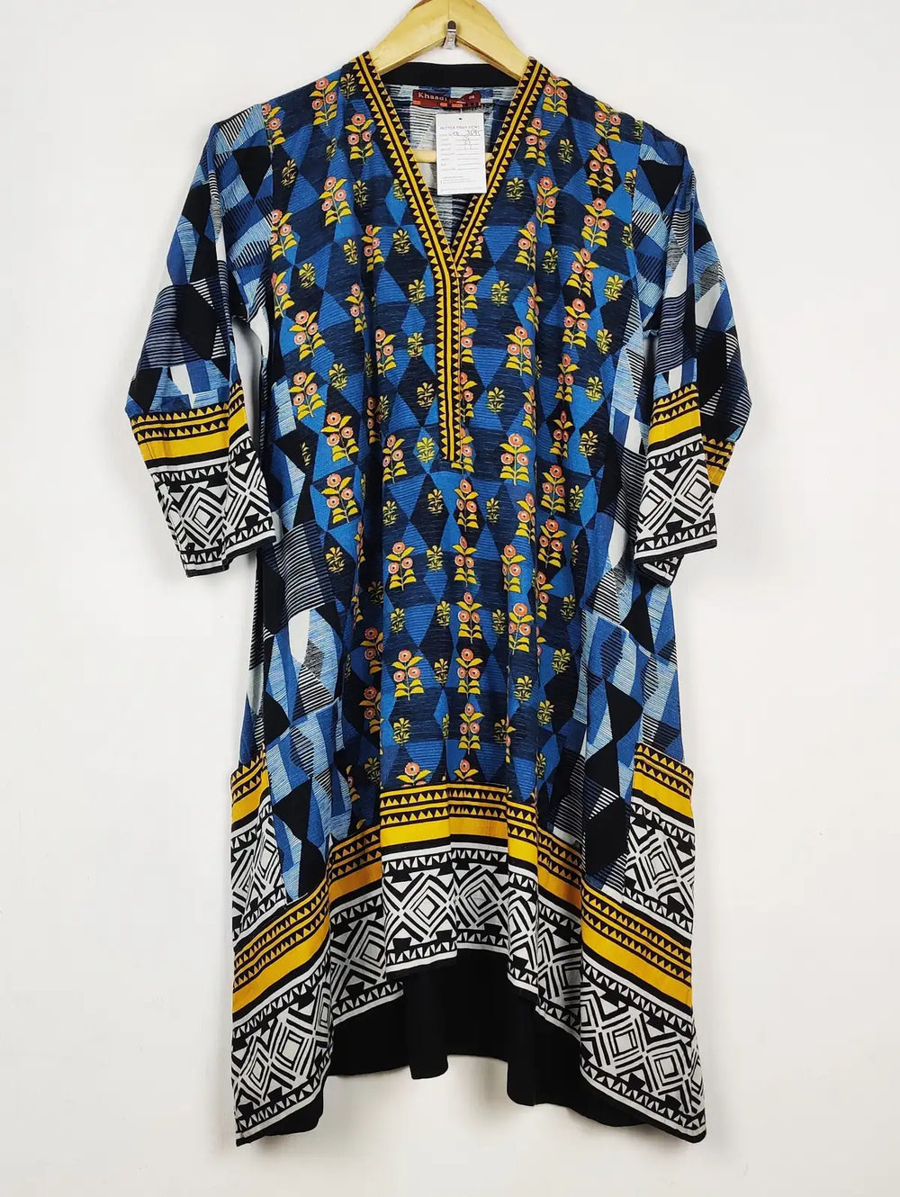 Buy online pre-used pre-loved 100% authentic & Original branded Khaadi (WBK-3595) available in Pakistan. Top international brands avilable.