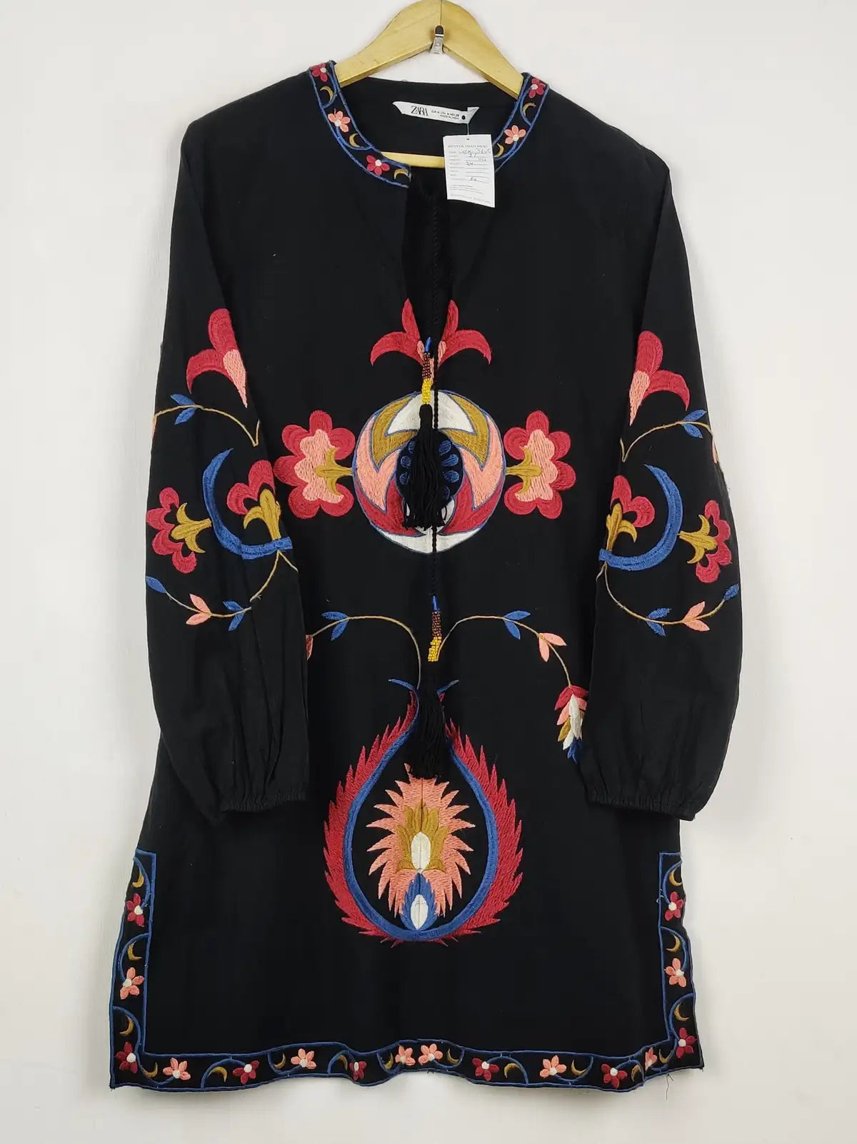 Buy online pre-used pre-loved 100% authentic & Original branded Zara (WBK-3605) available in Pakistan. Top international brands avilable.