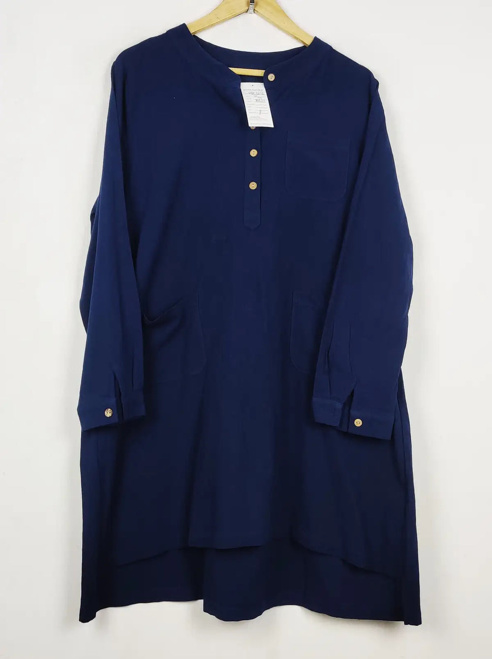 Buy online pre-used pre-loved 100% authentic & Original branded Unknown Brand (WBK-3612) available in Pakistan. Top international brands avilable.