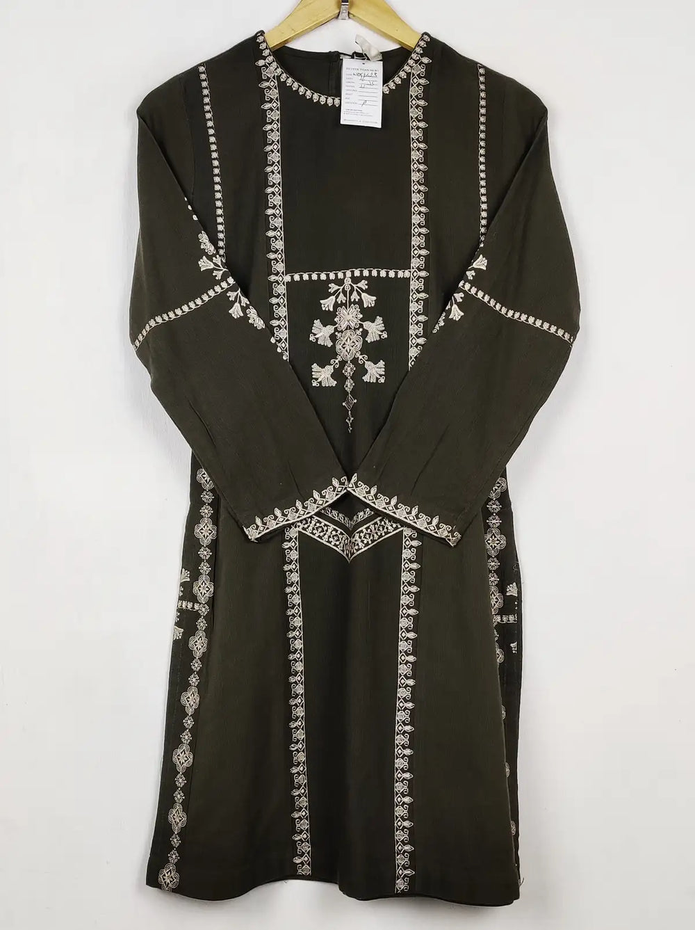 Buy online pre-used pre-loved 100% authentic & Original branded Ethnic (WBK-3623) available in Pakistan. Top international brands avilable.