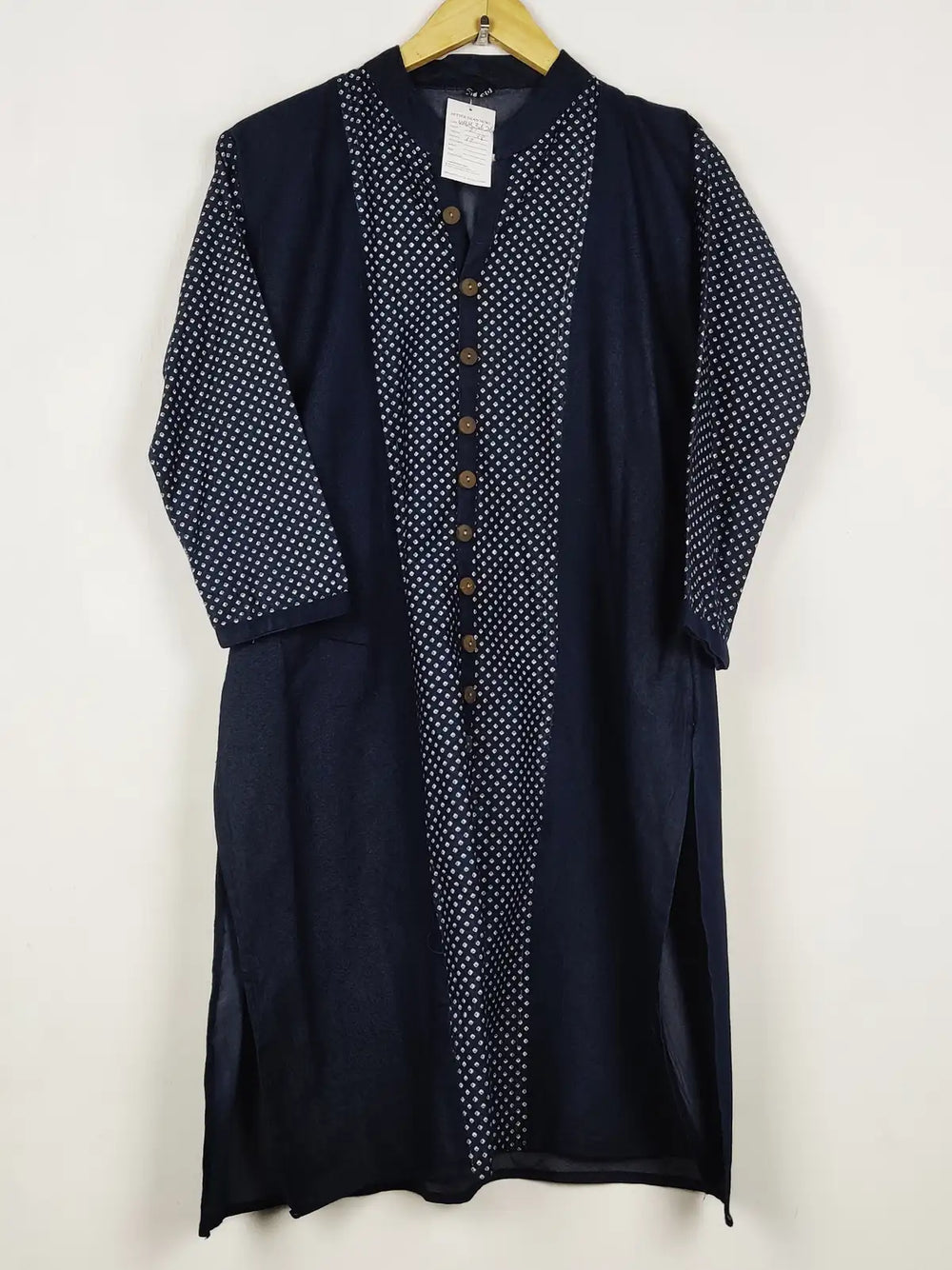 Buy online pre-used pre-loved 100% authentic & Original branded Unknown Brand (WBK-3626) available in Pakistan. Top international brands avilable.
