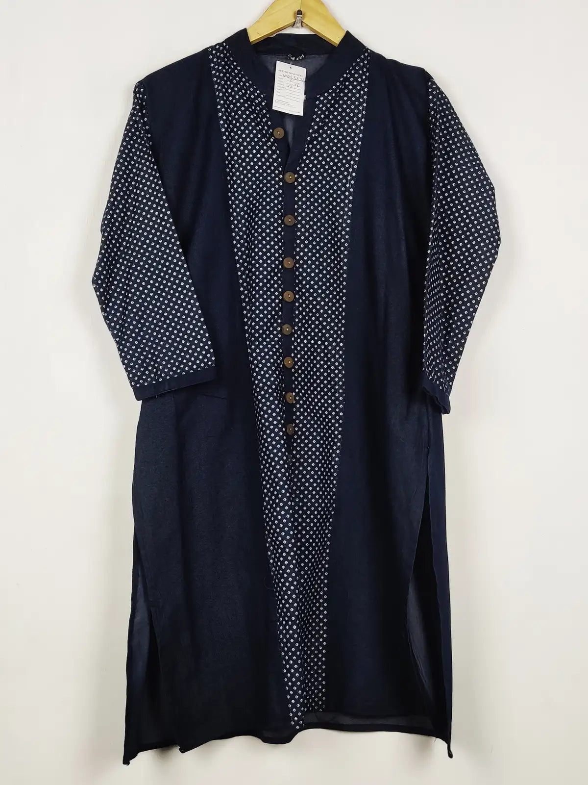 Buy online pre-used pre-loved 100% authentic & Original branded Unknown Brand (WBK-3626) available in Pakistan. Top international brands avilable.