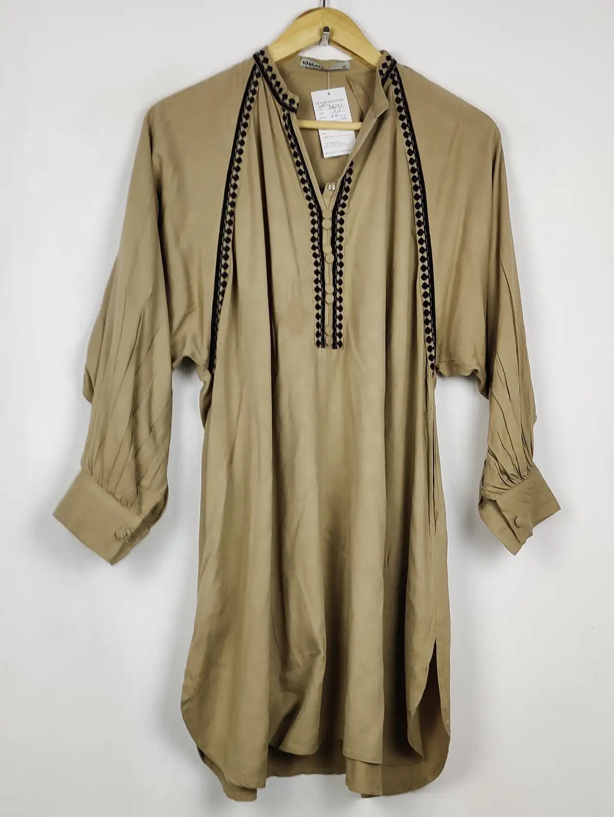 Buy online pre-used pre-loved 100% authentic & Original branded Khaadi (WBK-3641) available in Pakistan. Top international brands avilable.