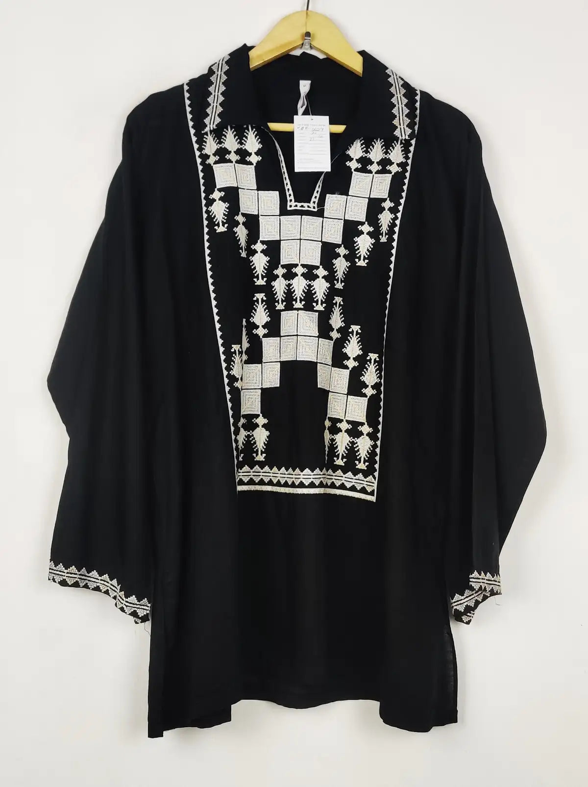 Buy online pre-used pre-loved 100% authentic & Original branded Ethnic (WBK-3659) available in Pakistan. Top international brands avilable.