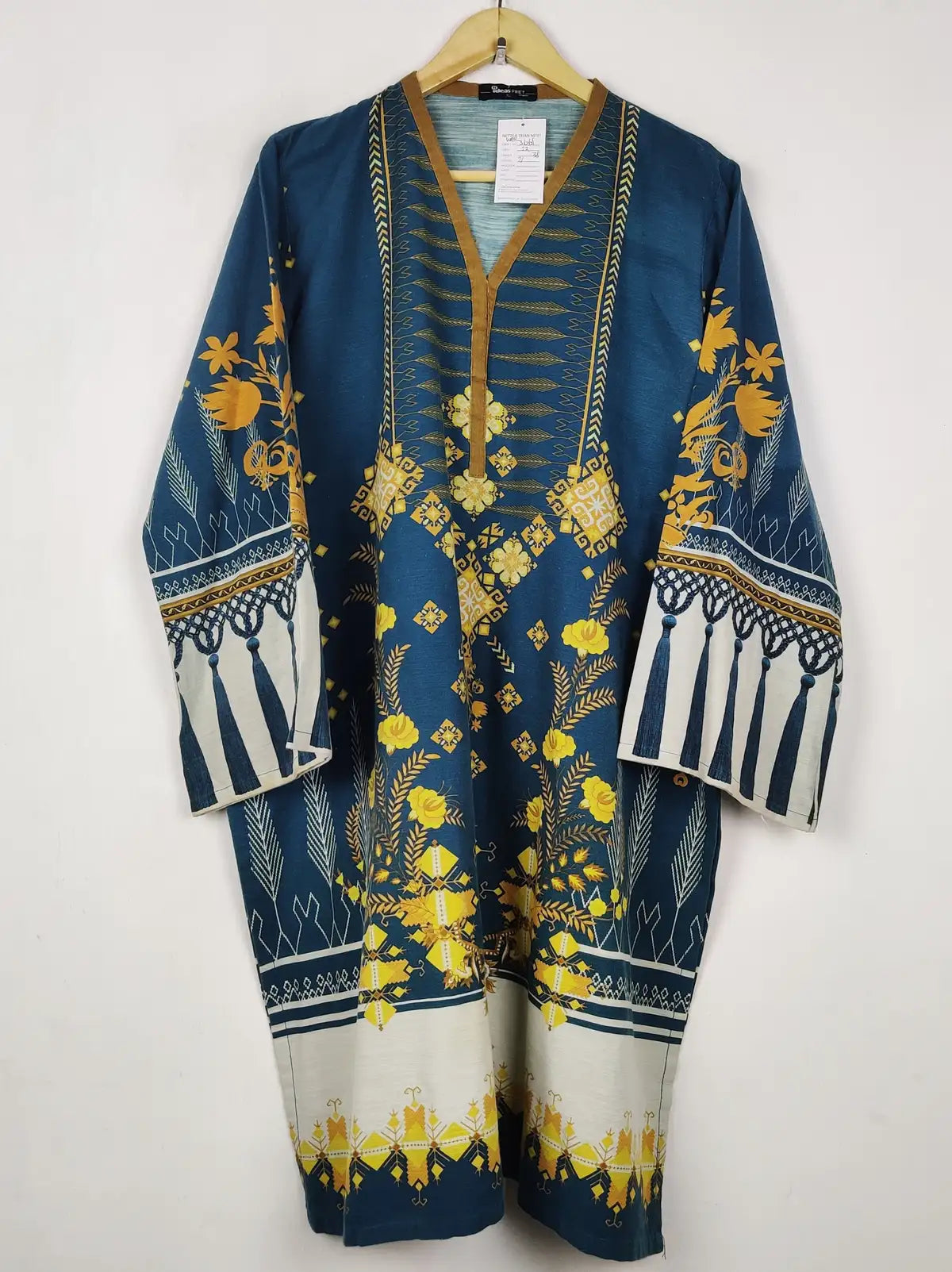 Buy online pre-used pre-loved 100% authentic & Original branded Gul Ahmed (WBK-3661) available in Pakistan. Top international brands avilable.