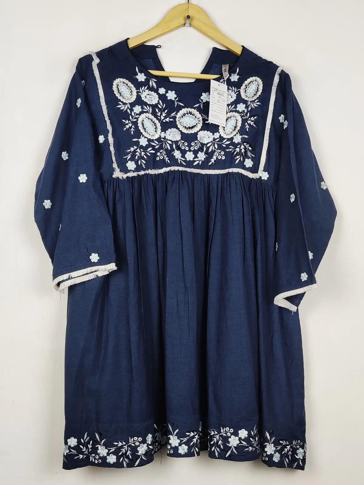 Buy online pre-used pre-loved 100% authentic & Original branded Ethnic (WBK-3668) available in Pakistan. Top international brands avilable.