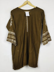 Buy online pre-used pre-loved 100% authentic & Original branded Unknown Brand (WBK-3678) available in Pakistan. Top international brands avilable.