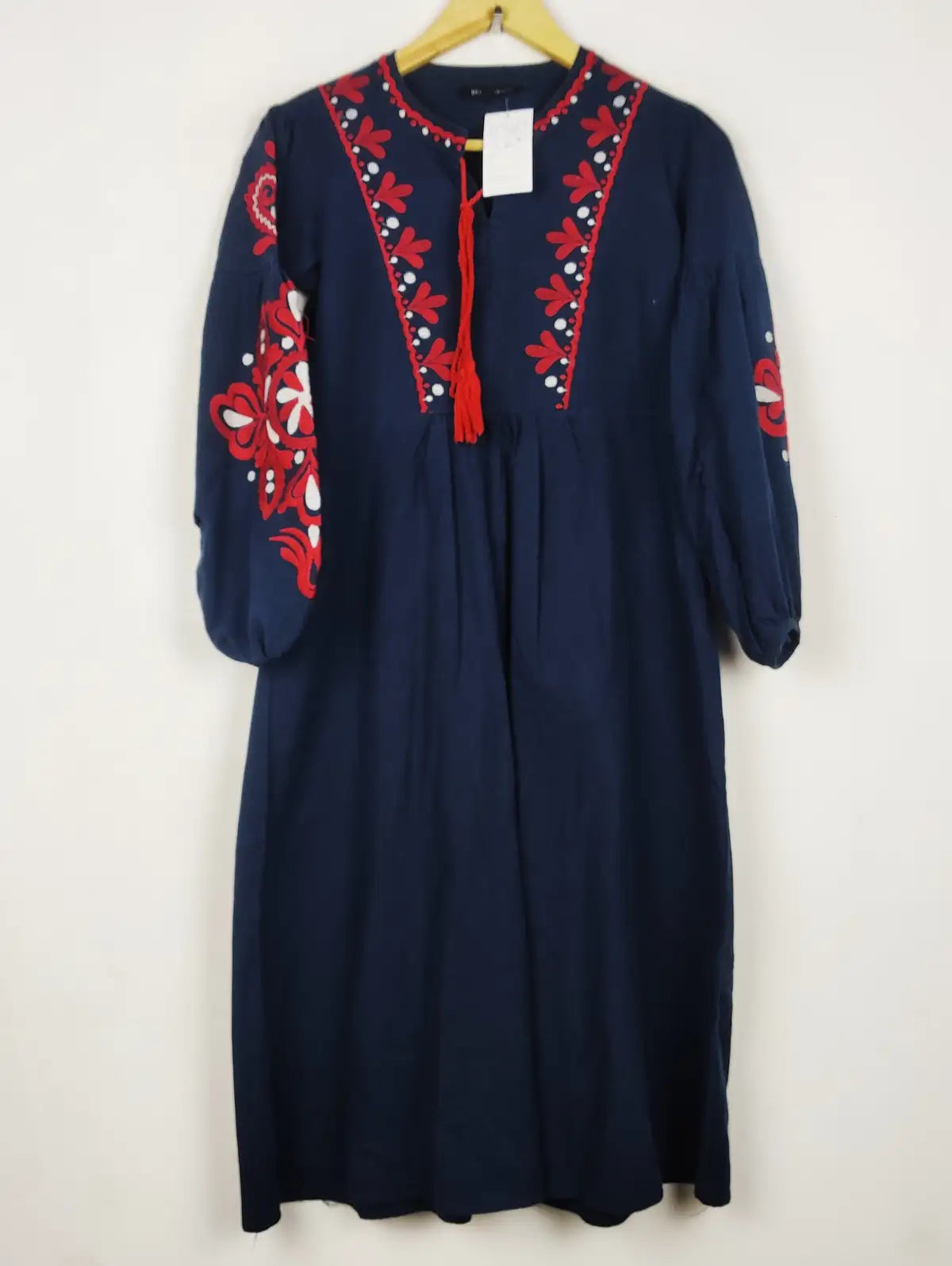 Buy online pre-used pre-loved 100% authentic & Original branded Brach Brach (WBK-3684) available in Pakistan. Top international brands avilable.