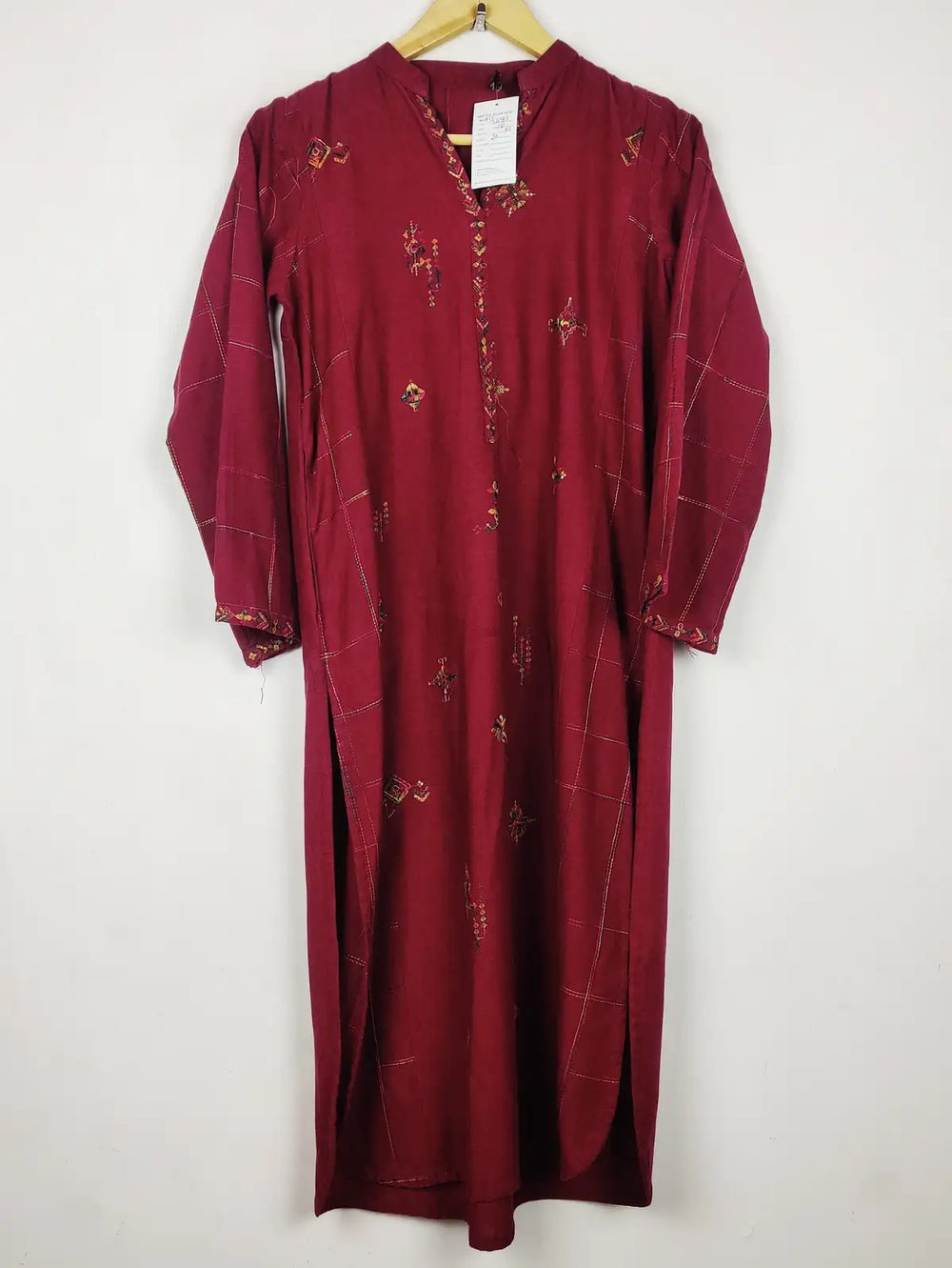 Buy online pre-used pre-loved 100% authentic & Original branded Unknown Brand (WBK-3685) available in Pakistan. Top international brands avilable.