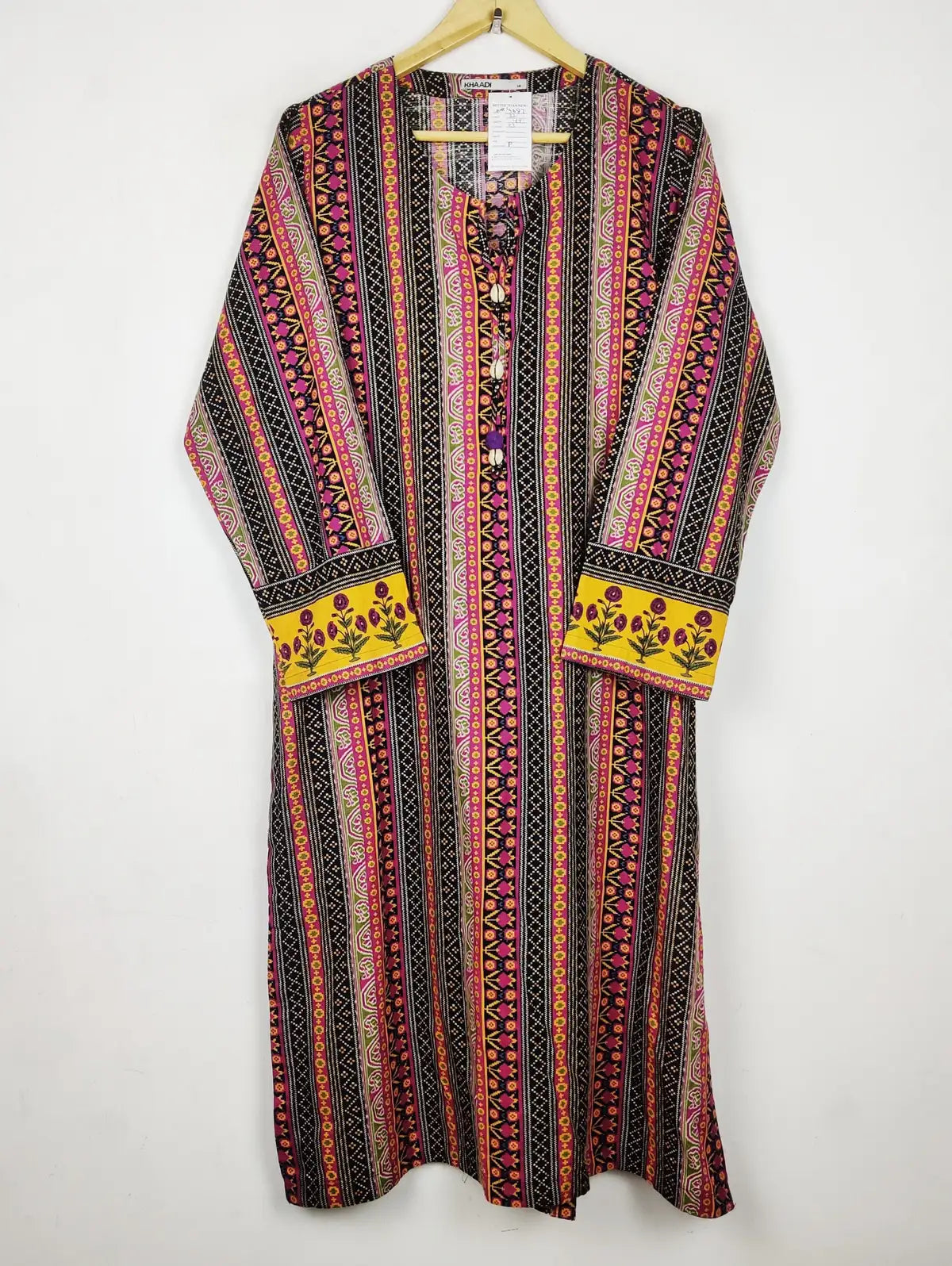 Buy online pre-used pre-loved 100% authentic & Original branded Khaadi (WBK-3687) available in Pakistan. Top international brands avilable.