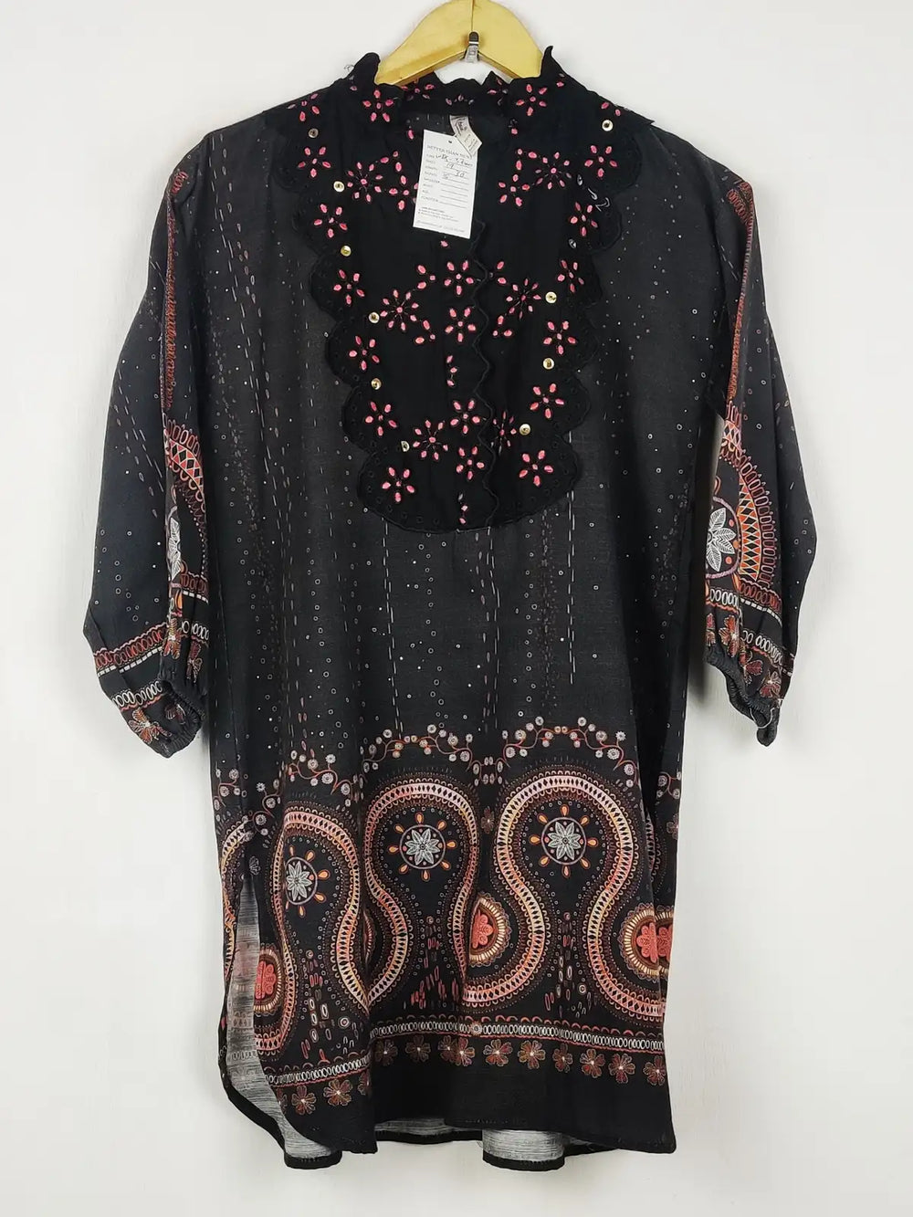 Buy online pre-used pre-loved 100% authentic & Original branded Ethnic (WBK-3700) available in Pakistan. Top international brands avilable.