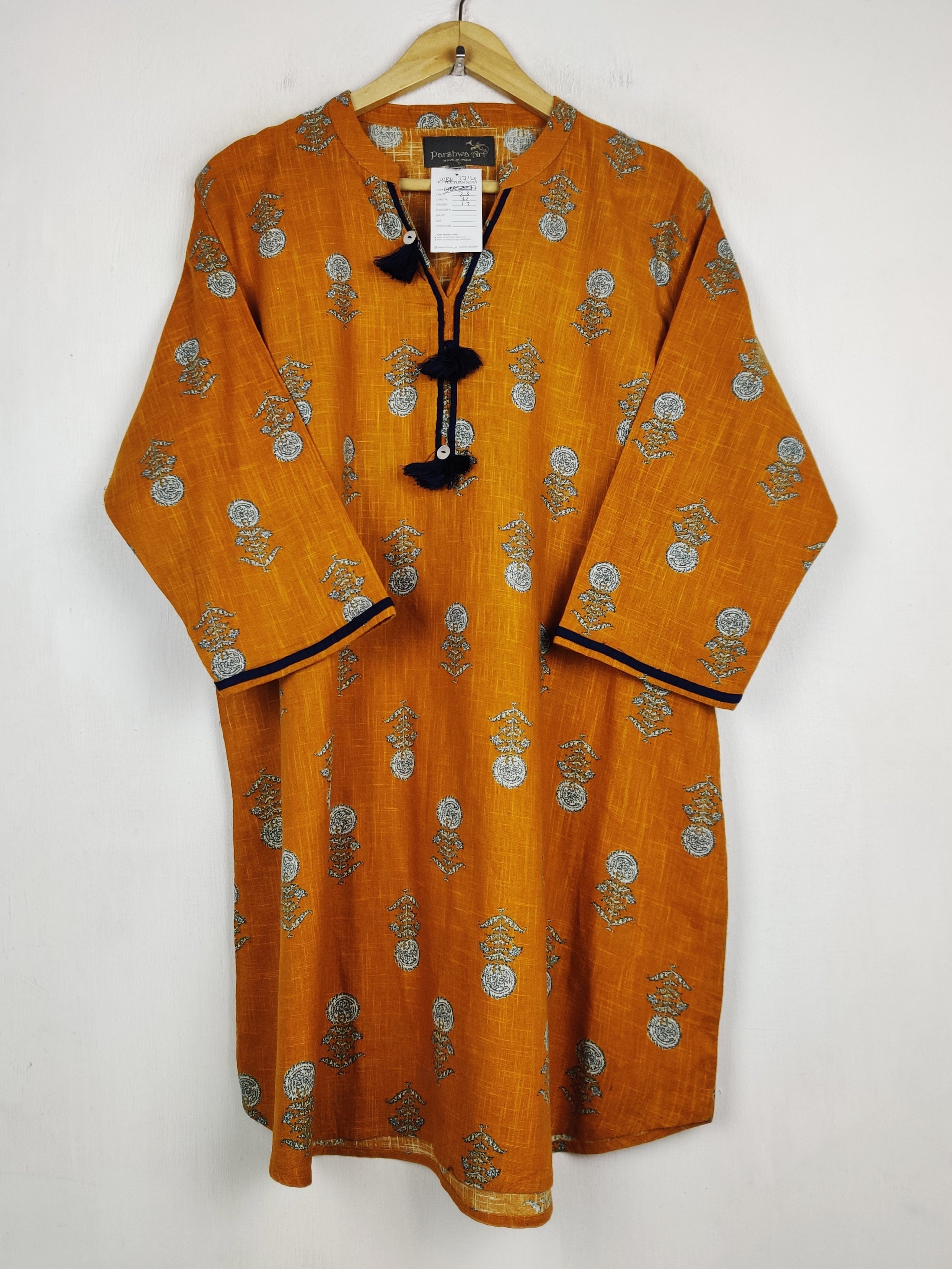 Buy online pre-used pre-loved 100% authentic & Original branded Parshwa (WBK-3714) available in Pakistan. Top international brands avilable.