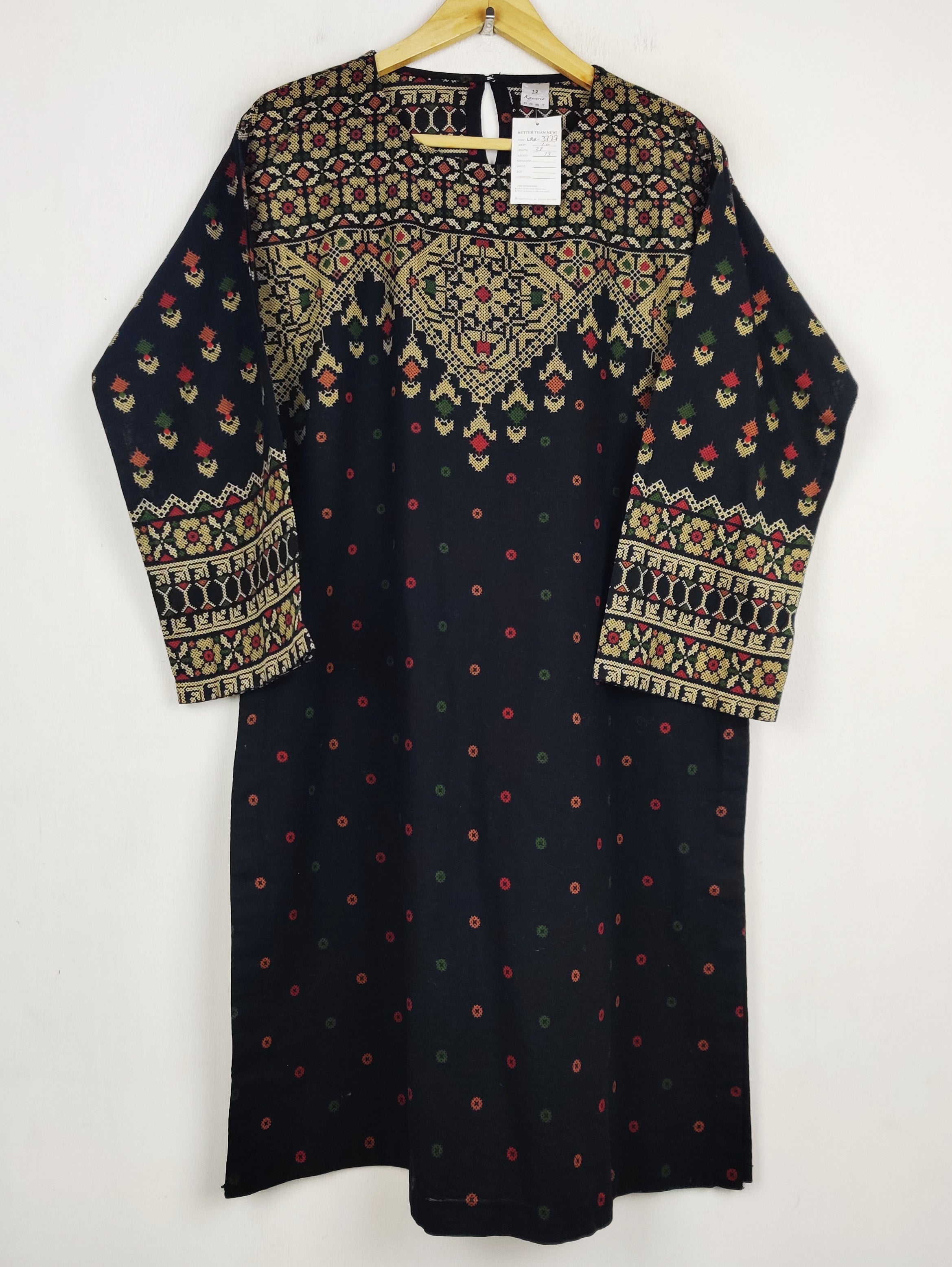 Buy online pre-used pre-loved 100% authentic & Original branded Kayseria (WBK-3727) available in Pakistan. Top international brands avilable.