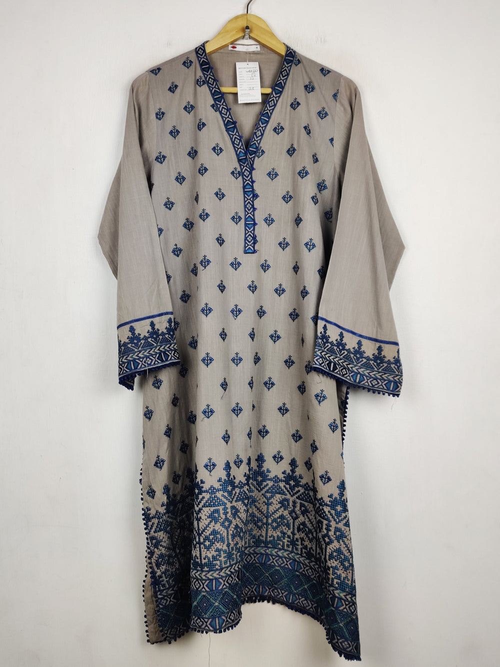 Buy online pre-used pre-loved 100% authentic & Original branded Khaadi (WBK-3737) available in Pakistan. Top international brands avilable.