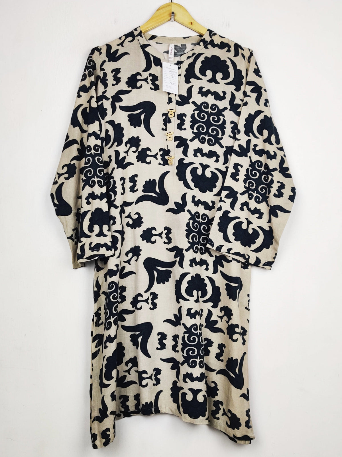 Buy online pre-used pre-loved 100% authentic & Original branded Ethnic (WBK-3745) available in Pakistan. Top international brands avilable.