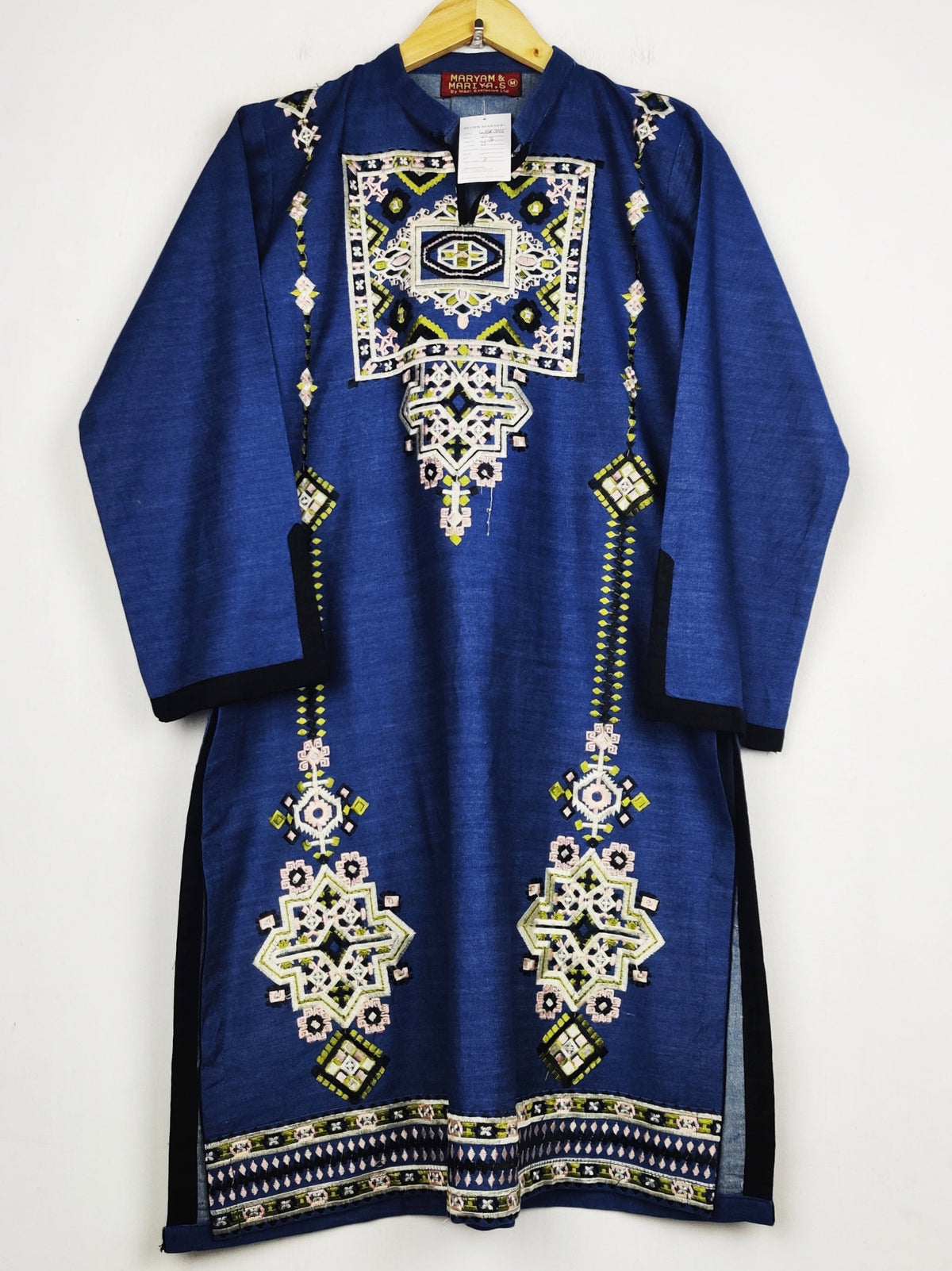 Buy online pre-used pre-loved 100% authentic & Original branded Maryam & Mariya,S (WBK-3755) available in Pakistan. Top international brands avilable.