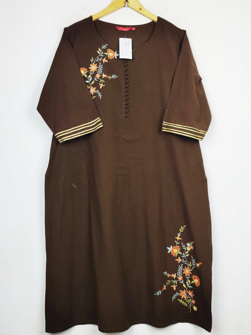 Buy online pre-used pre-loved 100% authentic & Original branded Morpankh (WBK-3770) available in Pakistan. Top international brands avilable.