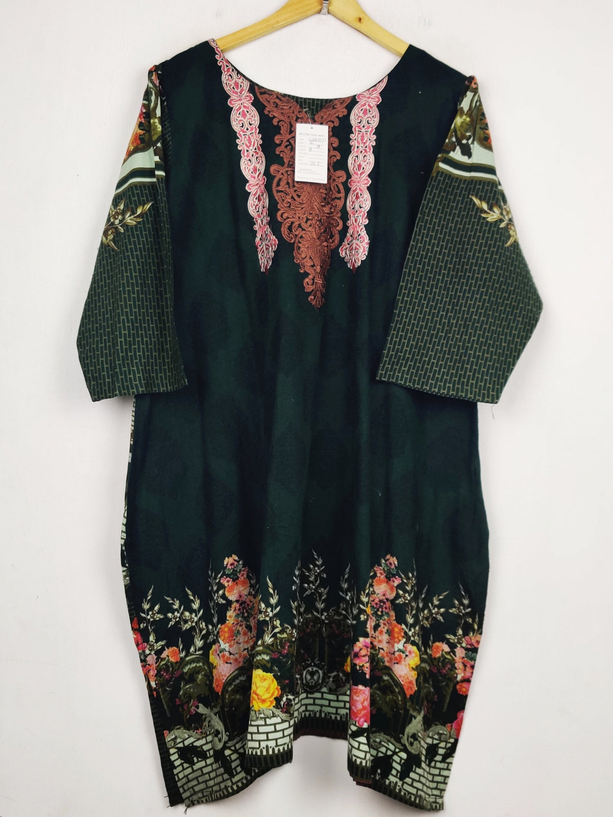 Buy online pre-used pre-loved 100% authentic & Original branded Unknown Brand (WBK-3771) available in Pakistan. Top international brands avilable.
