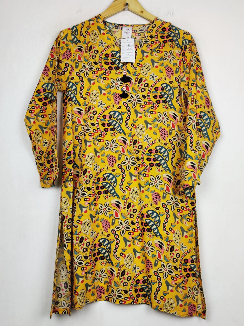 Buy online pre-used pre-loved 100% authentic & Original branded Ethnic (WBK-3773) available in Pakistan. Top international brands avilable.