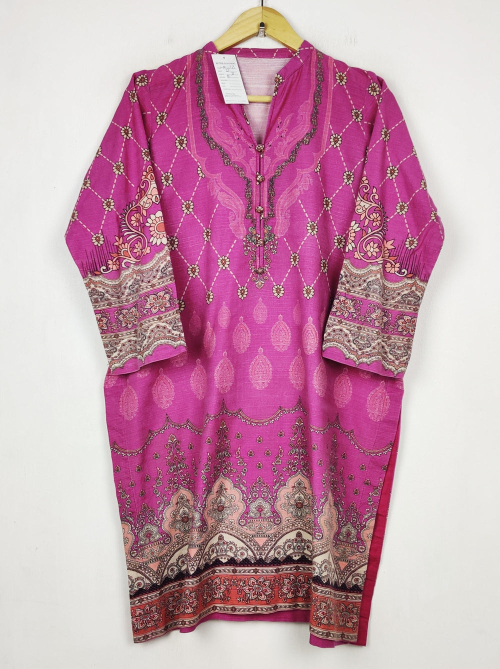 Buy online pre-used pre-loved 100% authentic & Original branded Unknown Brand (WBK-3785) available in Pakistan. Top international brands avilable.