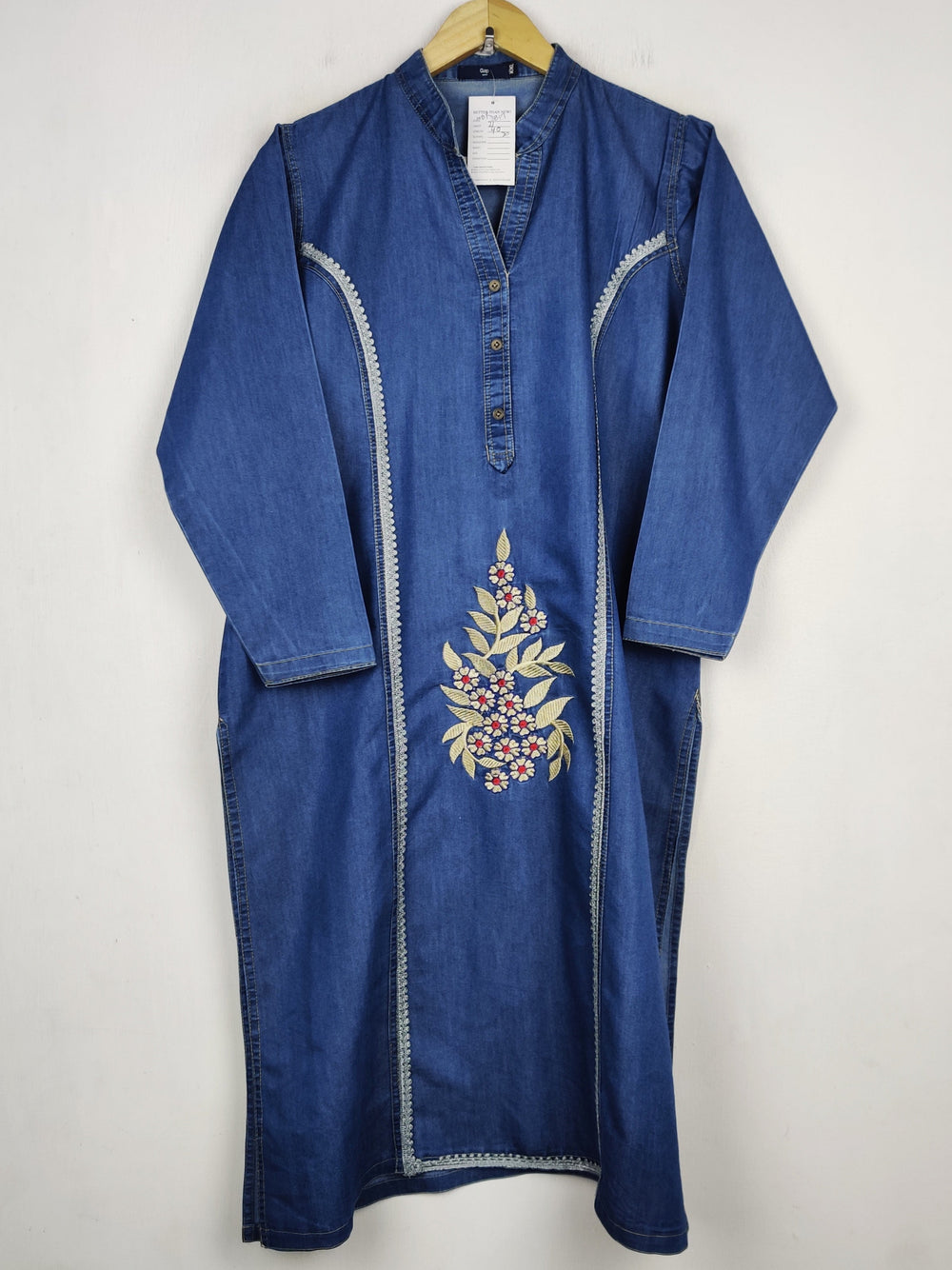 Buy online pre-used pre-loved 100% authentic & Original branded Gap (WBK-3817) available in Pakistan. Top international brands avilable.