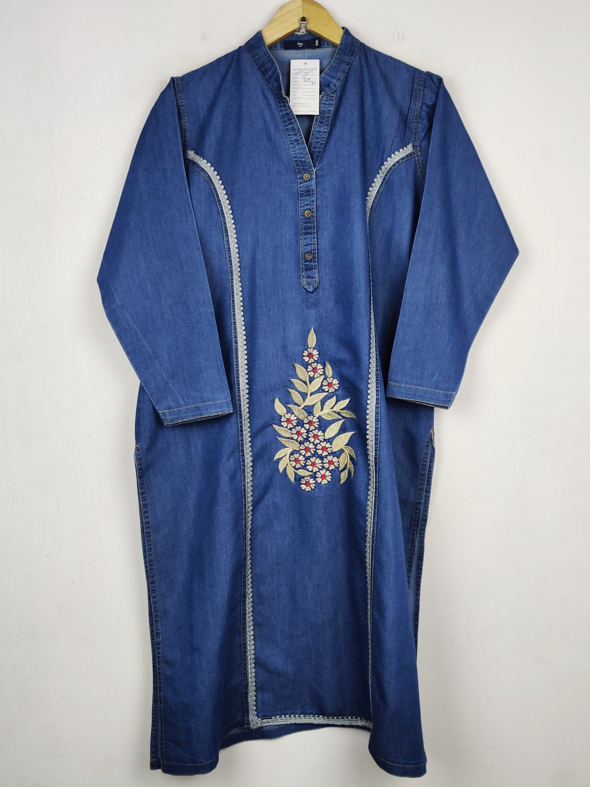 Buy online pre-used pre-loved 100% authentic & Original branded Gap (WBK-3817) available in Pakistan. Top international brands avilable.