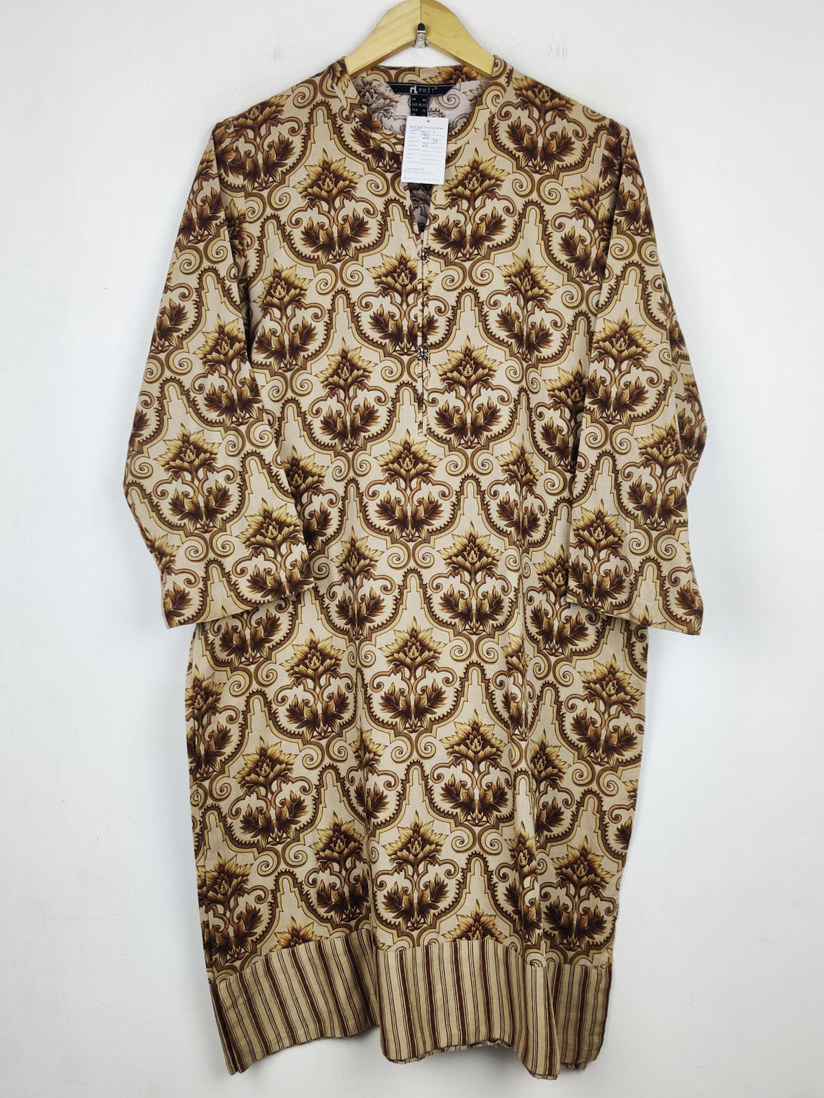 Buy online pre-used pre-loved 100% authentic & Original branded Nishat (WBK-3821) available in Pakistan. Top international brands avilable.