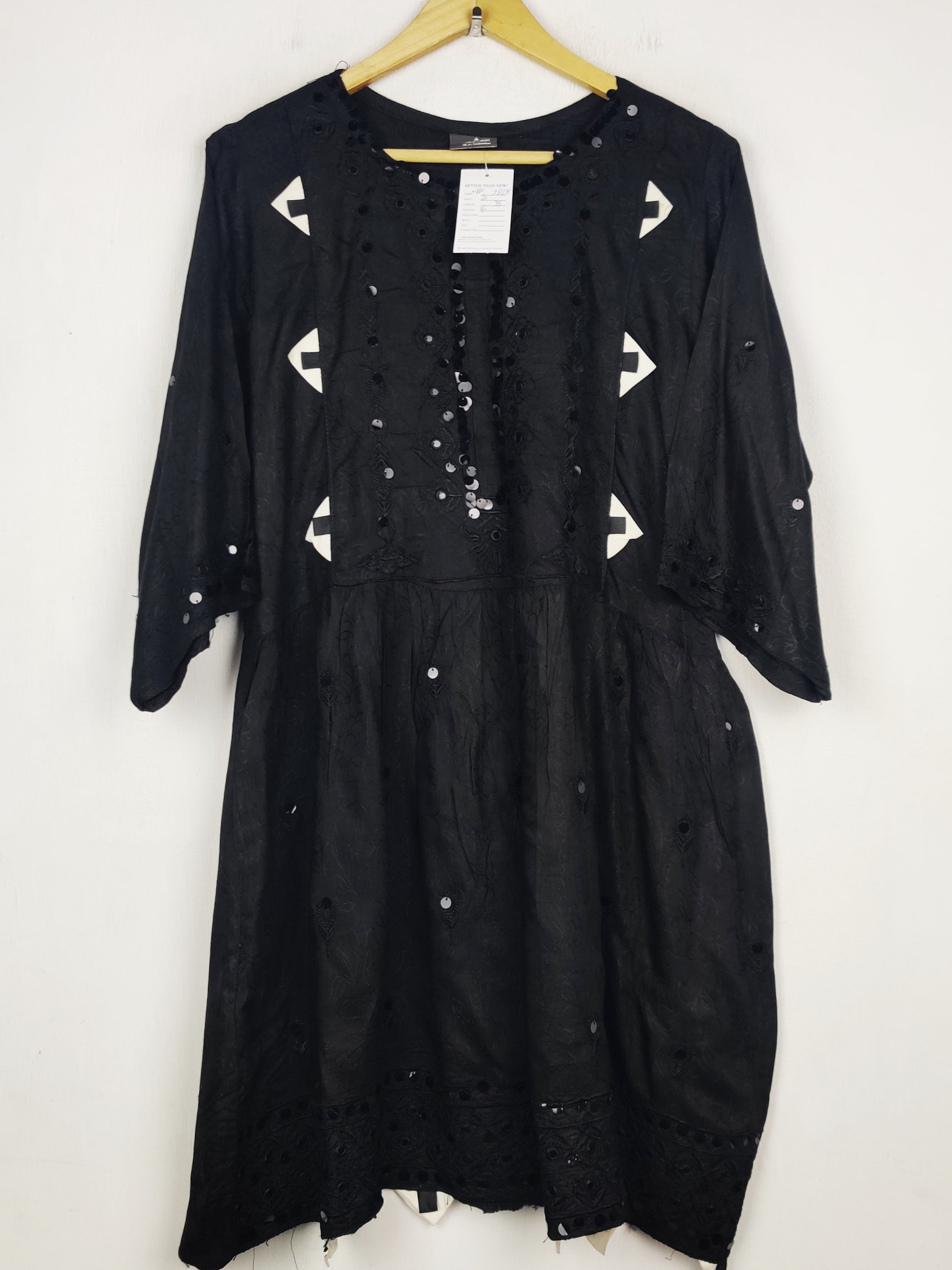 Buy online pre-used pre-loved 100% authentic & Original branded Mm Fashion (WBK-3824) available in Pakistan. Top international brands avilable.
