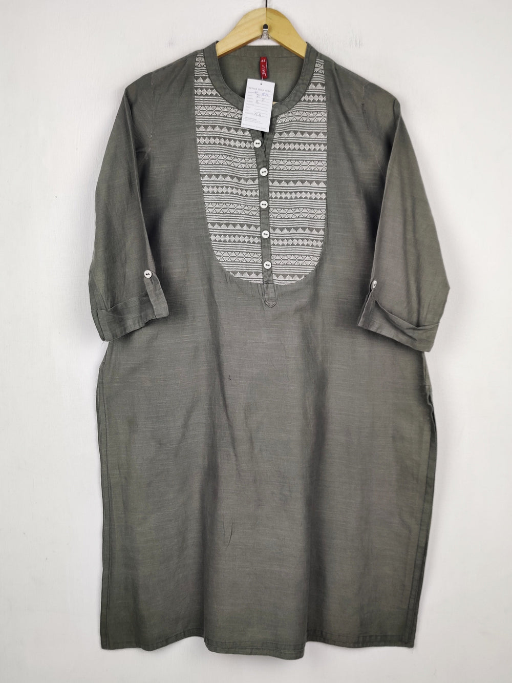 Buy online pre-used pre-loved 100% authentic & Original branded Wv (WBK-3832) available in Pakistan. Top international brands avilable.
