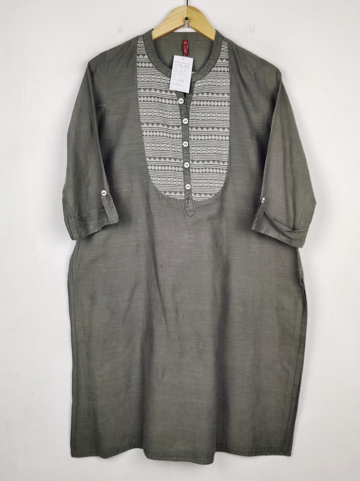 Buy online pre-used pre-loved 100% authentic & Original branded Wv (WBK-3832) available in Pakistan. Top international brands avilable.