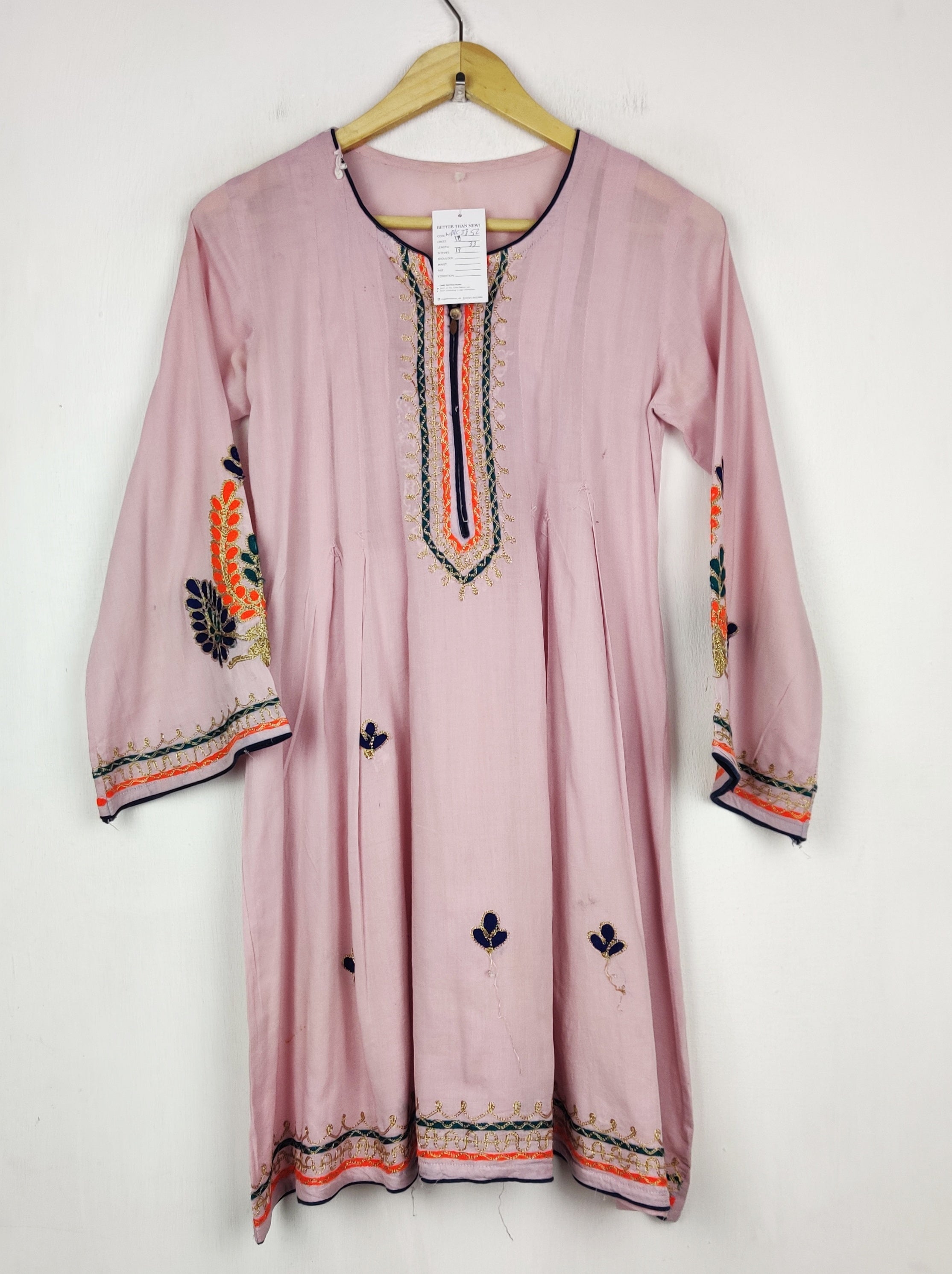 Buy online pre-used pre-loved 100% authentic & Original branded Unknown Brand (WBK-3852) available in Pakistan. Top international brands avilable.