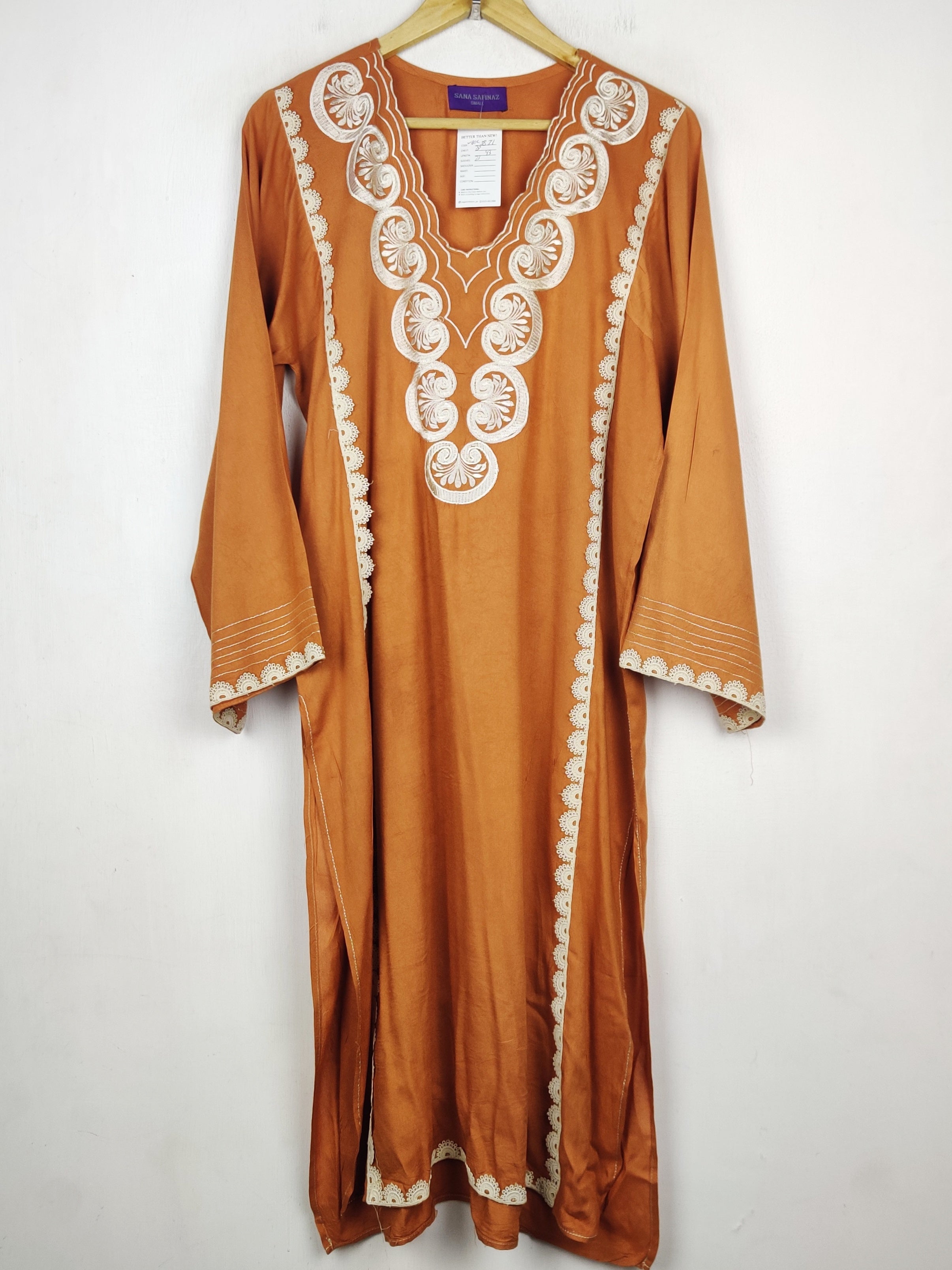 Buy online pre-used pre-loved 100% authentic & Original branded Sana Safinaz (WBK-3871) available in Pakistan. Top international brands avilable.