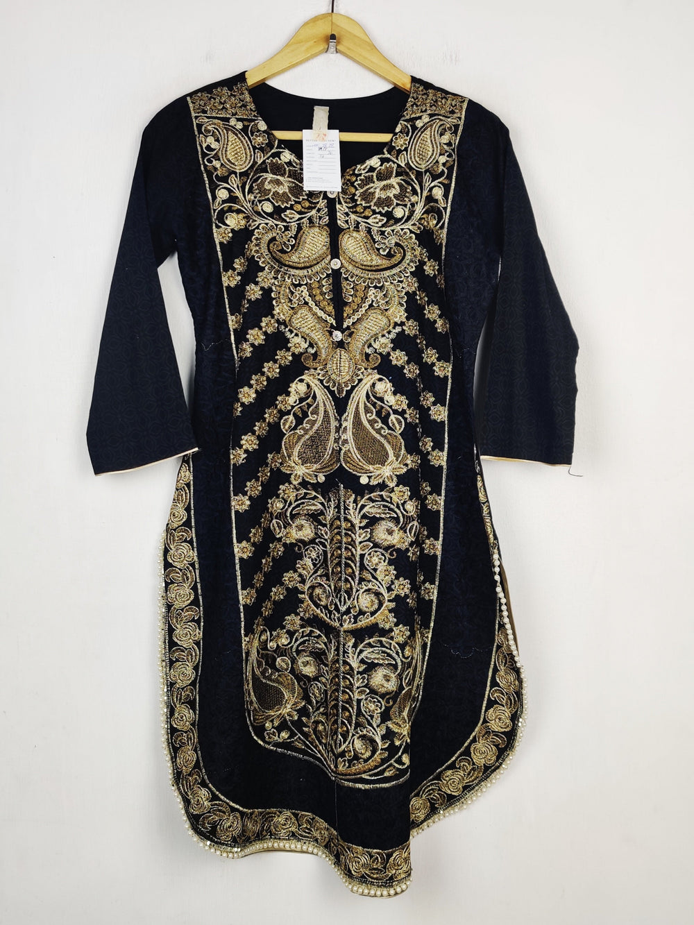 Buy online pre-used pre-loved 100% authentic & Original branded Unknown Brand (WBK-3878) available in Pakistan. Top international brands avilable.