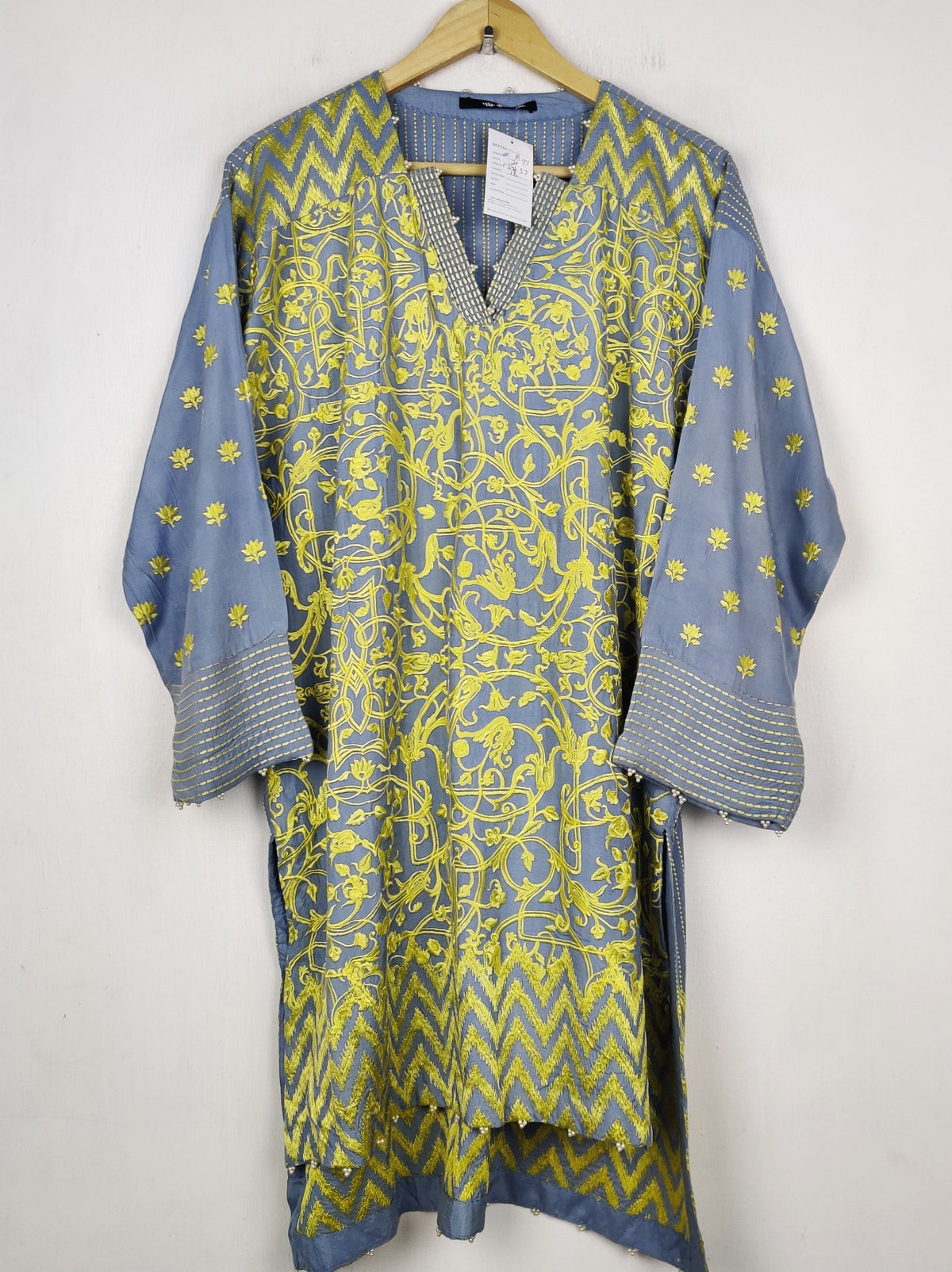 Buy online pre-used pre-loved 100% authentic & Original branded Khaadi (WBK-3893) available in Pakistan. Top international brands avilable.