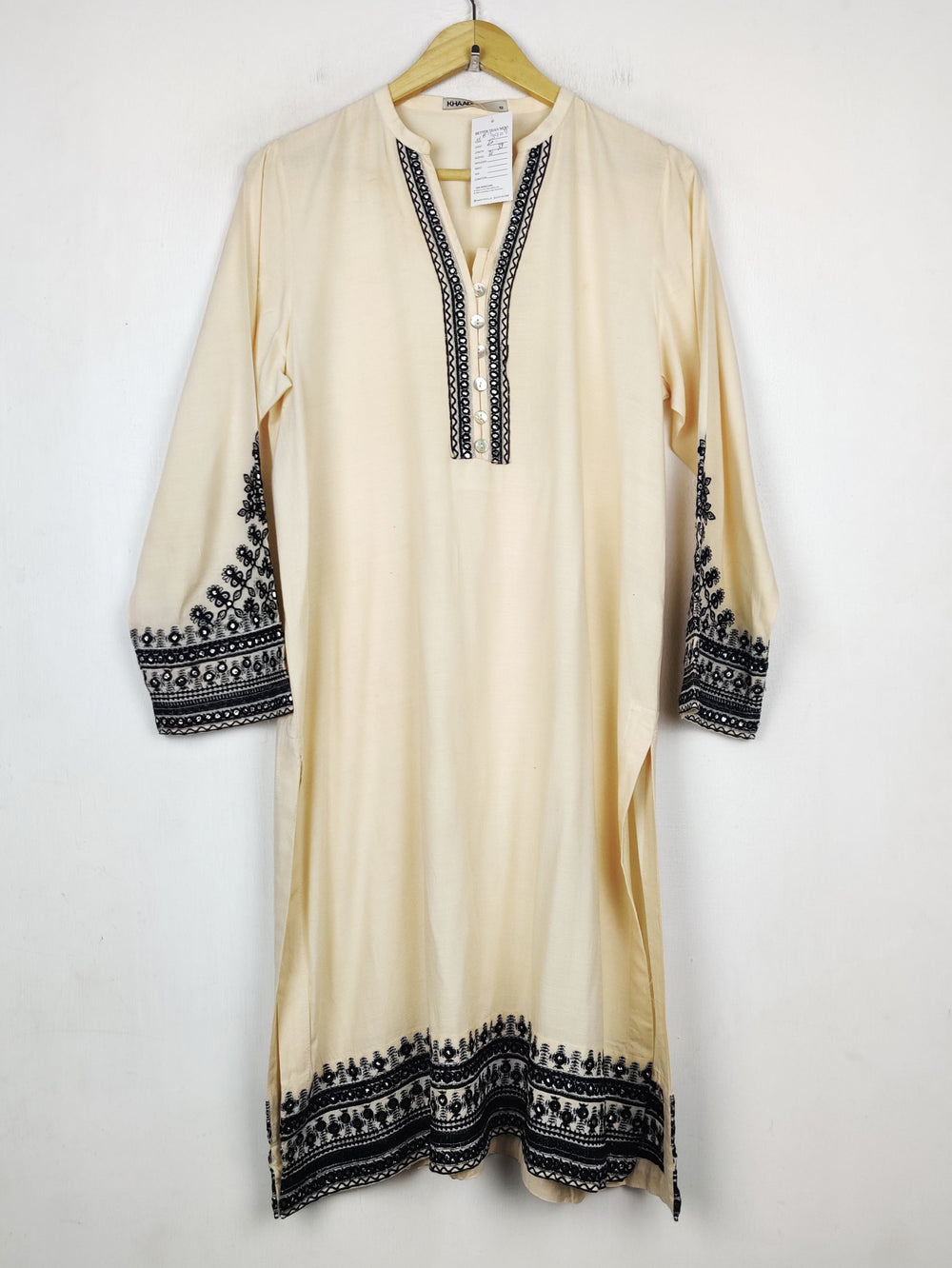 Buy online pre-used pre-loved 100% authentic & Original branded Khaadi (WBK-3907) available in Pakistan. Top international brands avilable.