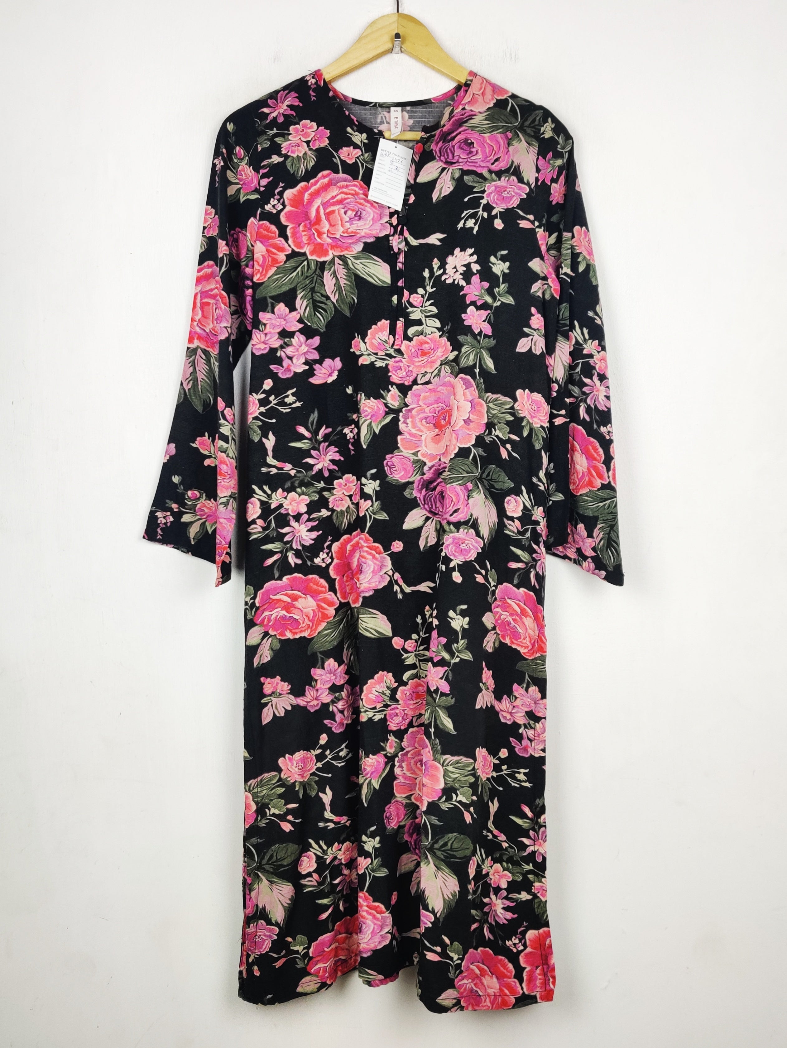 Buy online pre-used pre-loved 100% authentic & Original branded Ethnic (WBK-3926) available in Pakistan. Top international brands avilable.