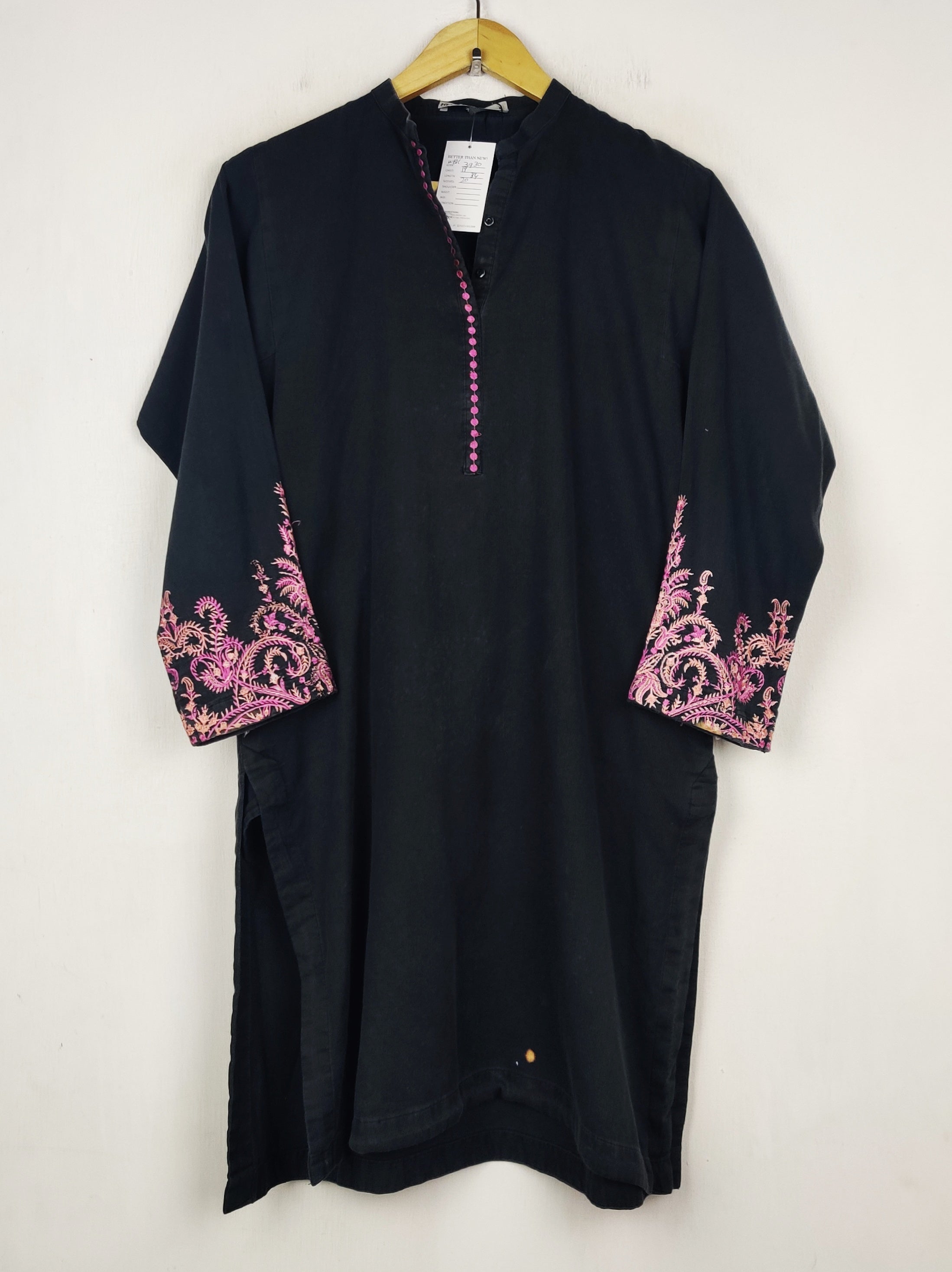 Buy online pre-used pre-loved 100% authentic & Original branded Khaadi (WBK-3930) available in Pakistan. Top international brands avilable.