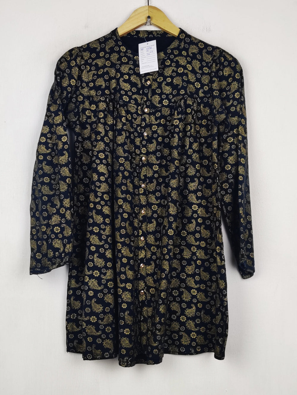 Buy online pre-used pre-loved 100% authentic & Original branded Unknown Brand (WBK-3938) available in Pakistan. Top international brands avilable.
