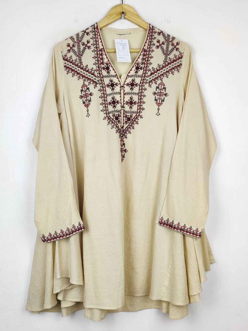 Buy online pre-used pre-loved 100% authentic & Original branded Unknown Brand (WBK-3946) available in Pakistan. Top international brands avilable.