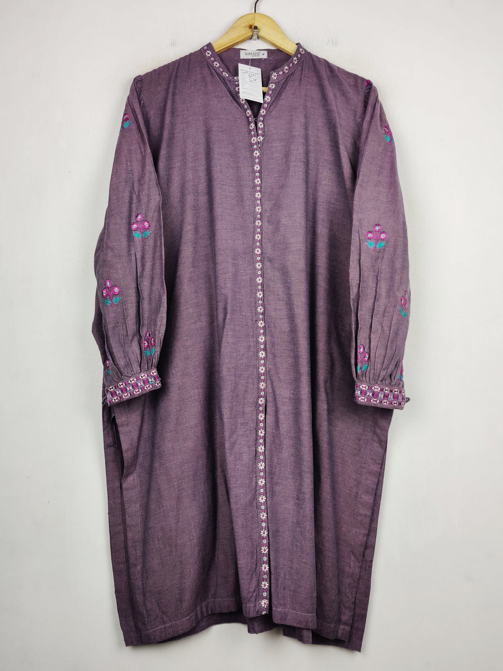 Buy online pre-used pre-loved 100% authentic & Original branded Sohaye (WBK-3987) available in Pakistan. Top international brands avilable.