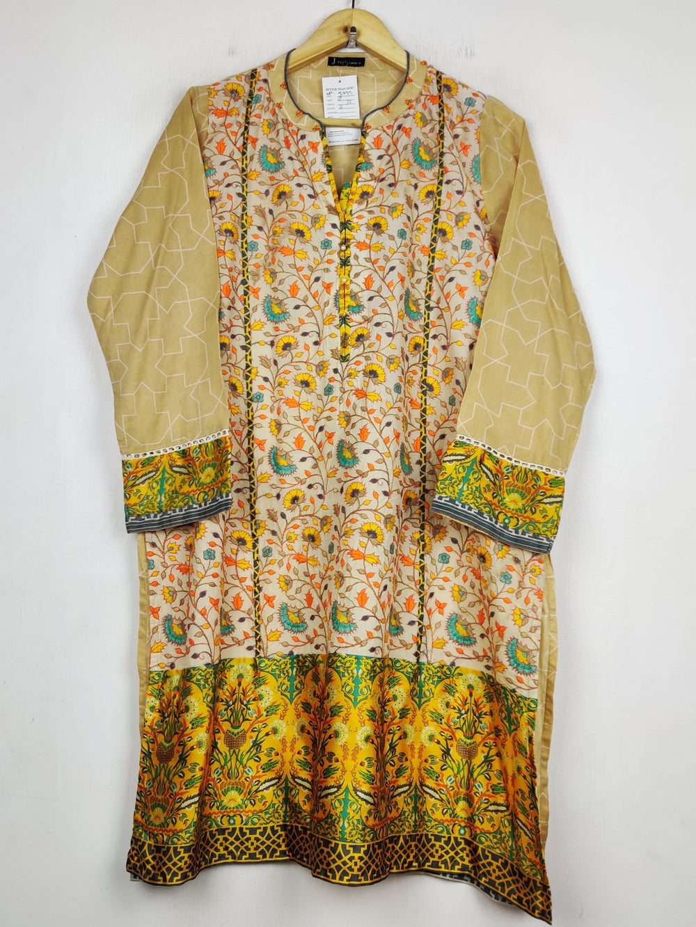 Buy online pre-used pre-loved 100% authentic & Original branded J.Pret (WBK-3992) available in Pakistan. Top international brands avilable.