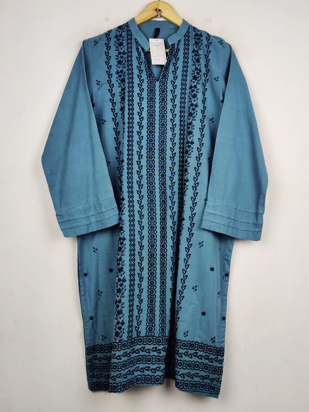 Buy online pre-used pre-loved 100% authentic & Original branded Warda (WBK-3997) available in Pakistan. Top international brands avilable.