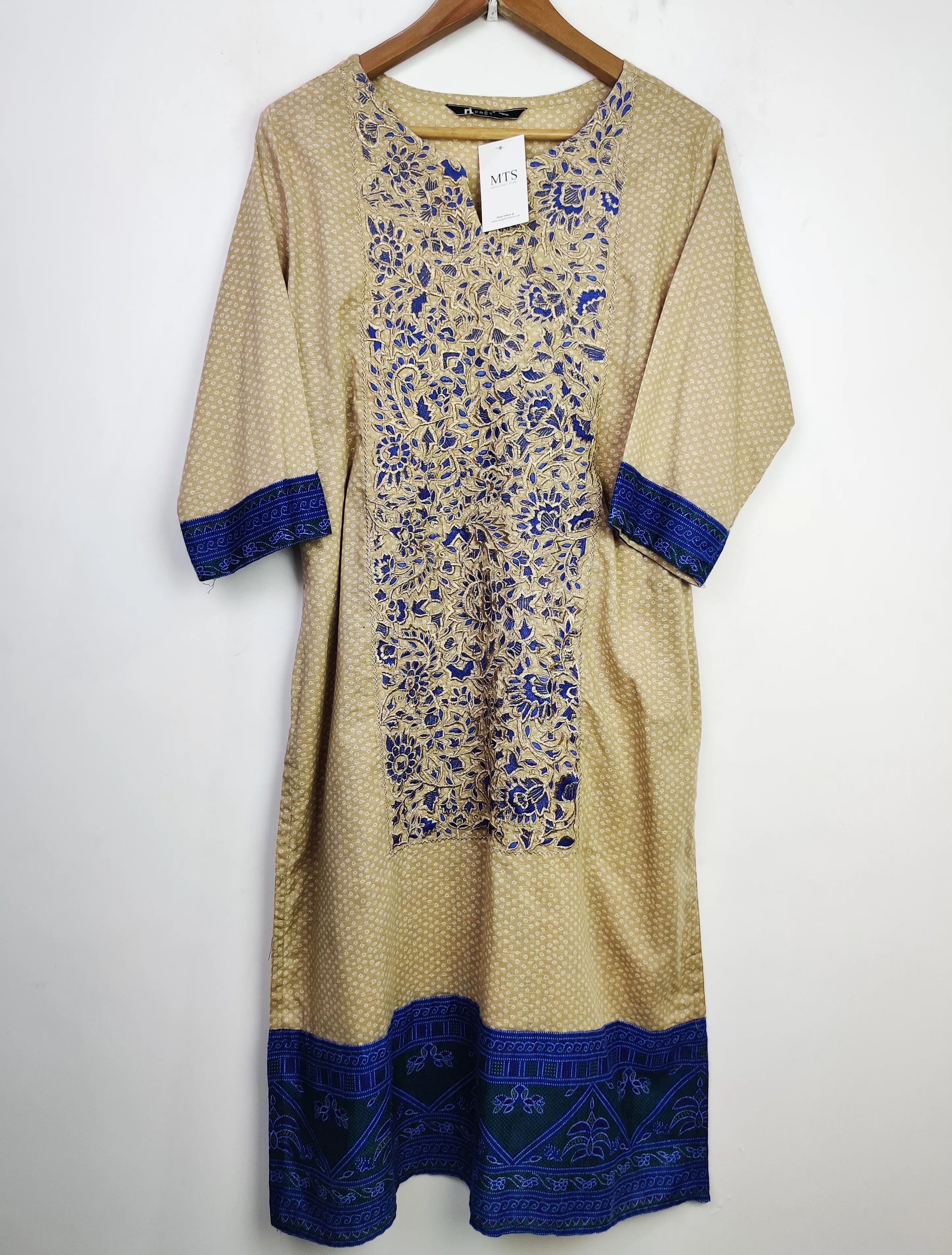 Buy online pre-used pre-loved 100% authentic & Original branded Nishat Linen (WBK-547) available in Pakistan. Top international brands avilable.